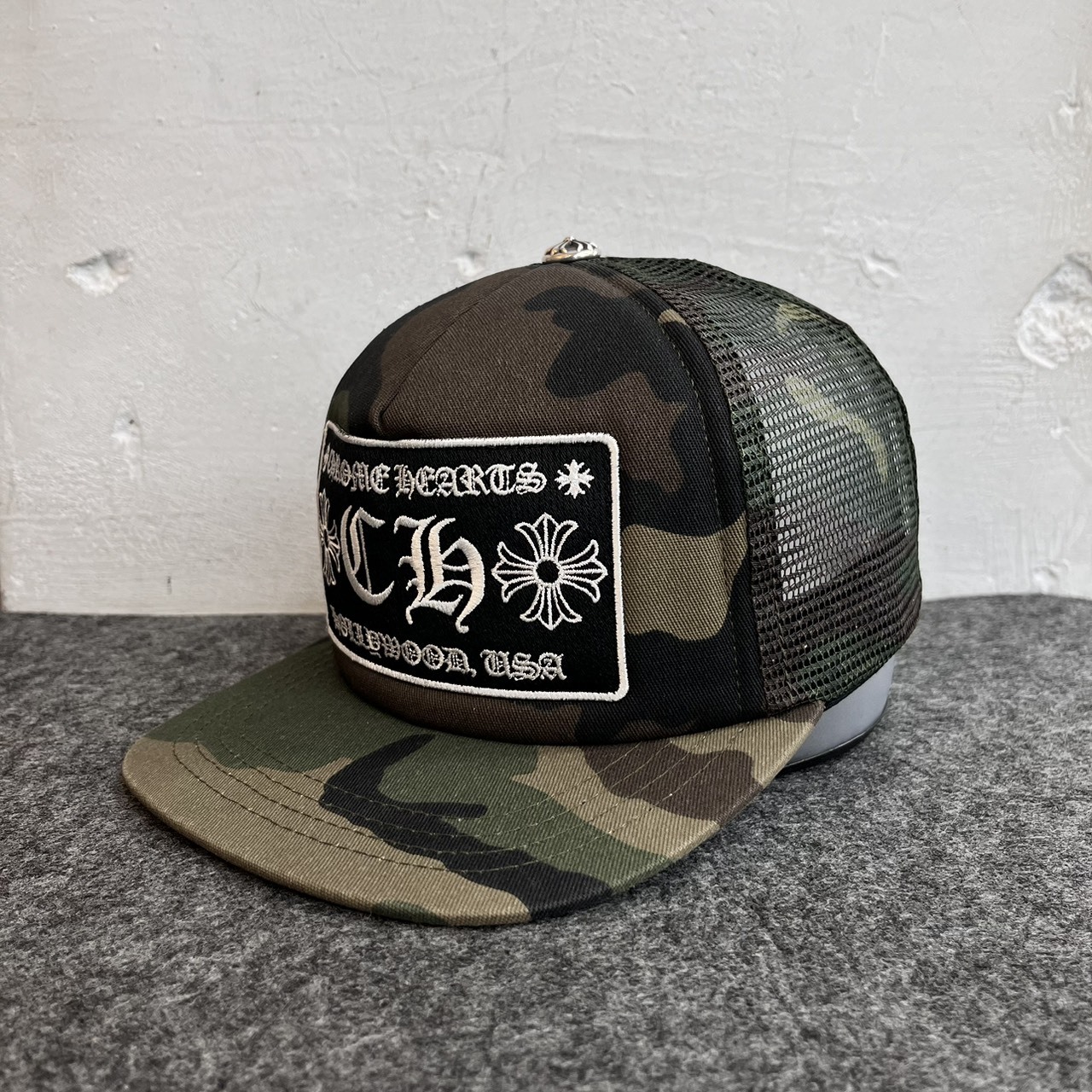 CHROME HEARTS CH CAMO TRUCKER HAT