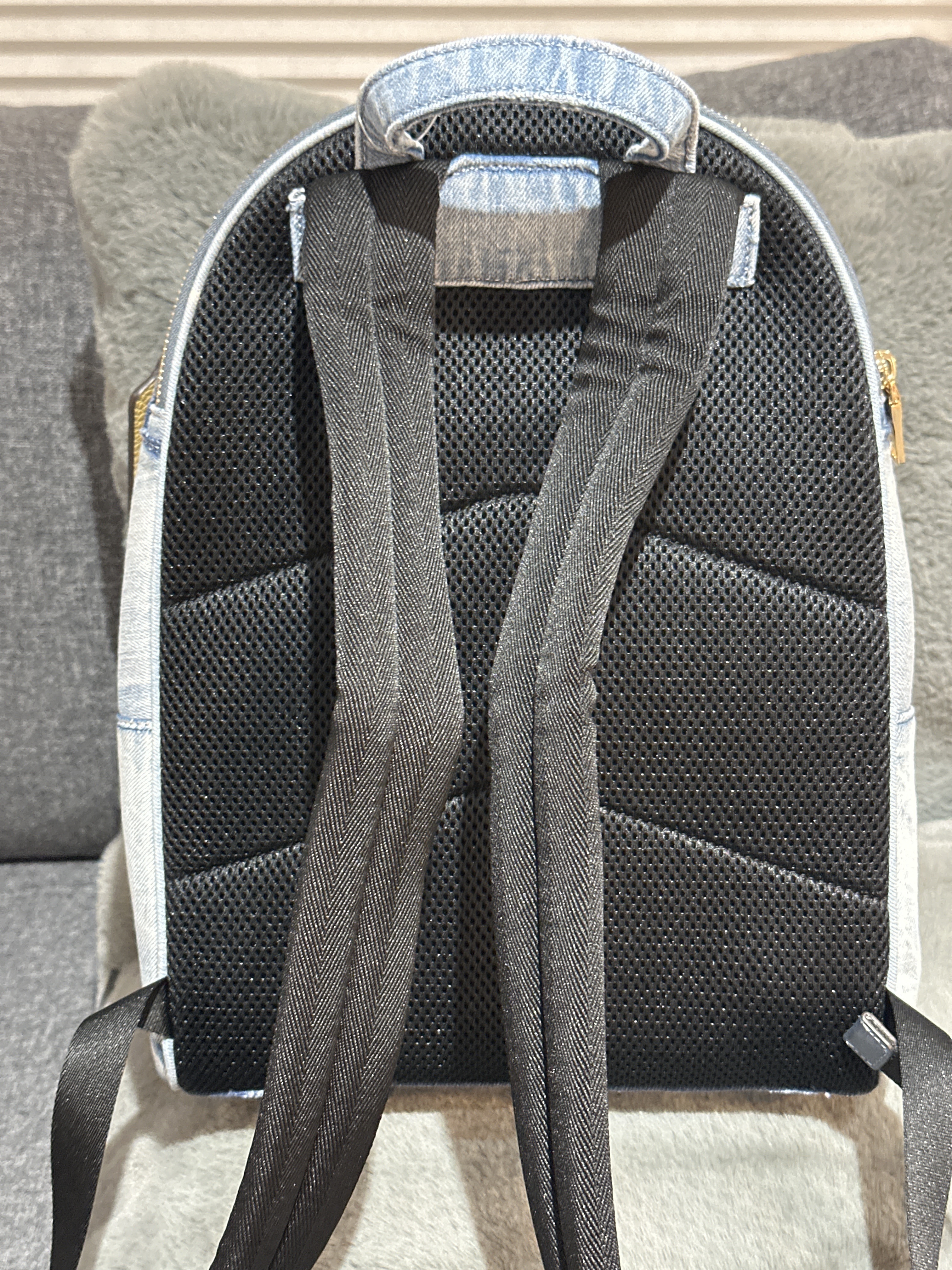 RU13 CO 牛仔布背包Taylor Small Backpack In Loved Denim