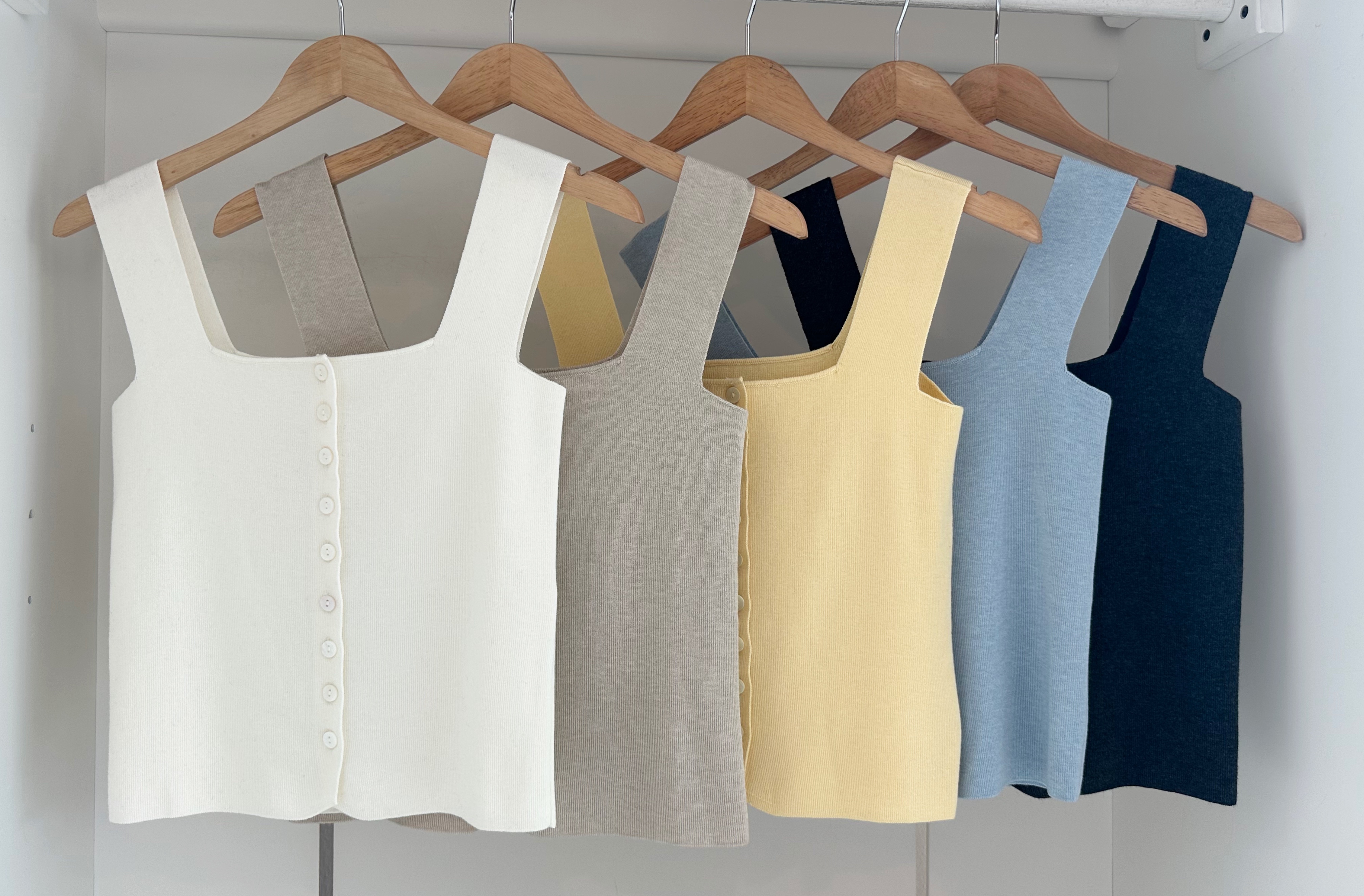 STRAP SQUARE NECK KNIT BLOUSE