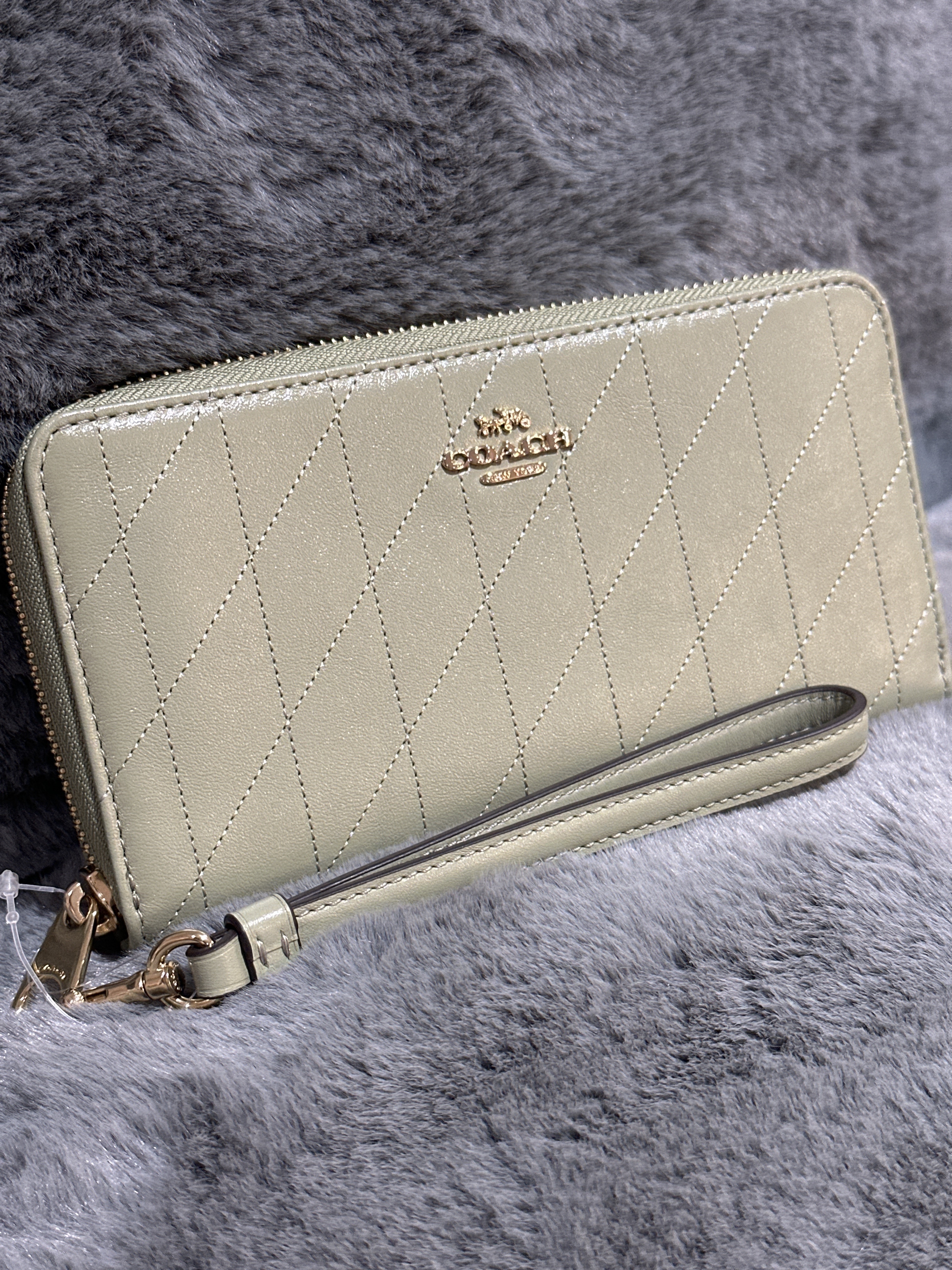 RU22 CO 鼠尾綠色間線拉鏈長銀包Long Zip Around Wallet With Quilting