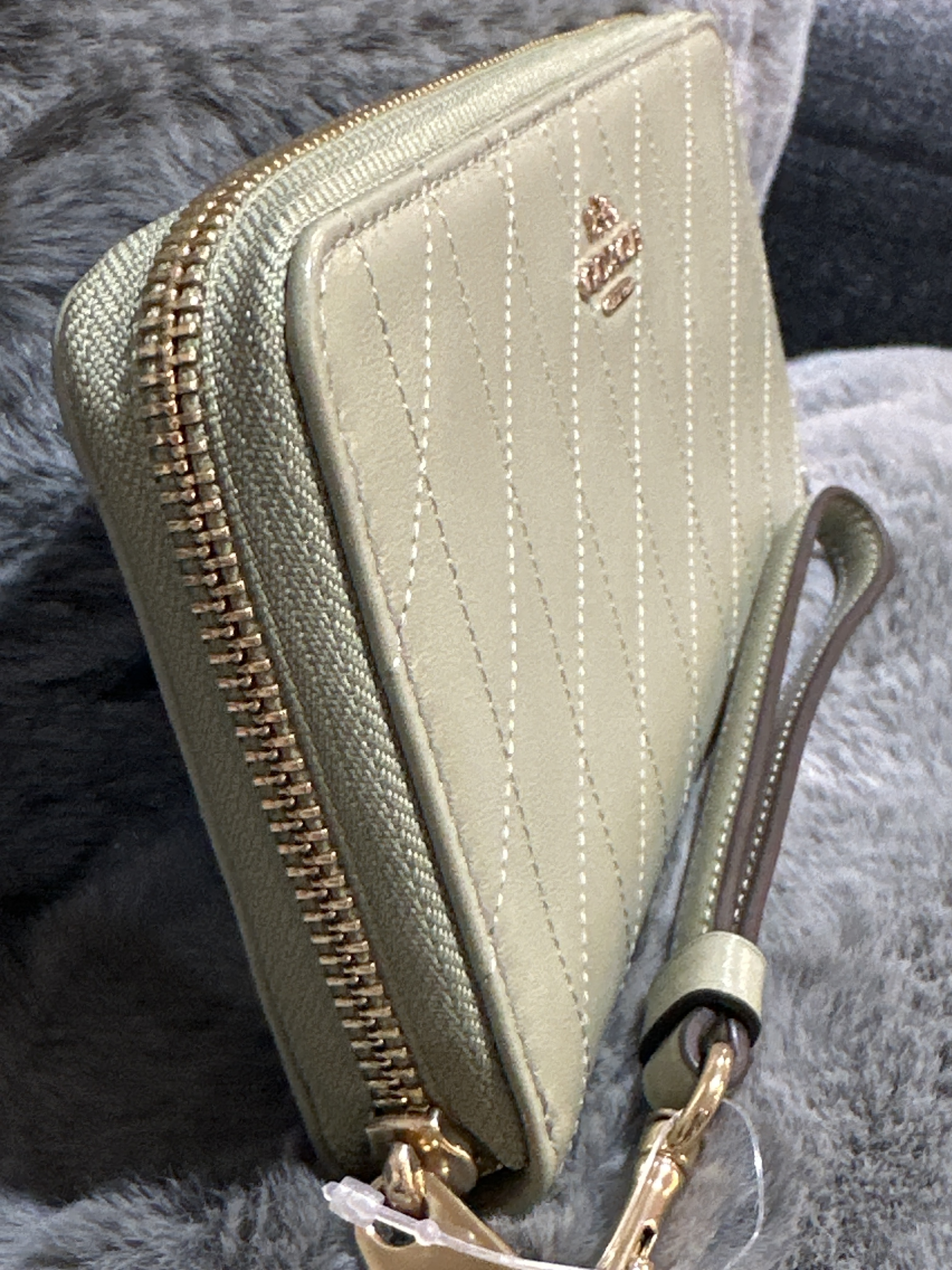 RU22 CO 鼠尾綠色間線拉鏈長銀包Long Zip Around Wallet With Quilting