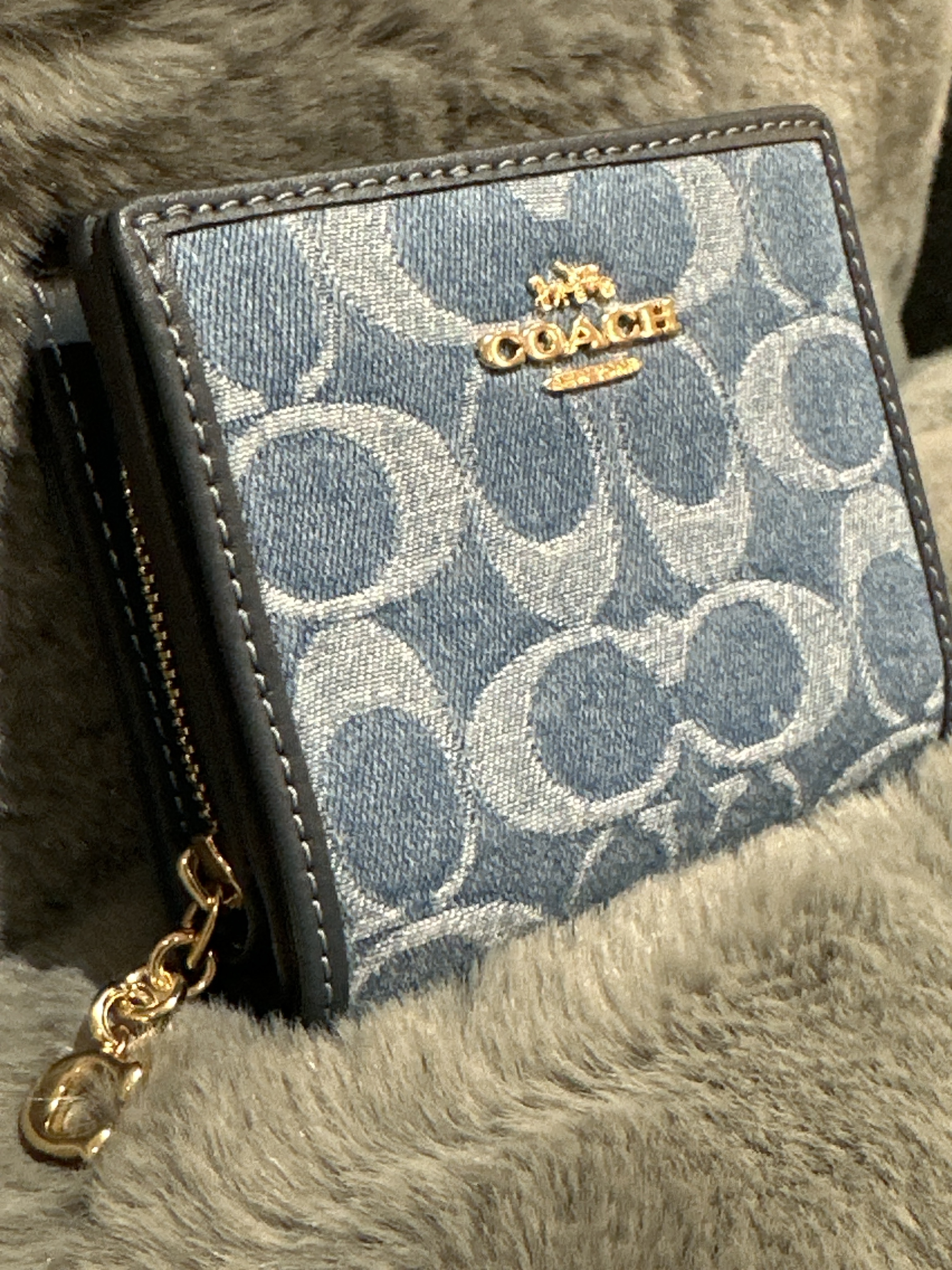 RU25  CO 牛仔布細銀包Snap Wallet In Signature Denim