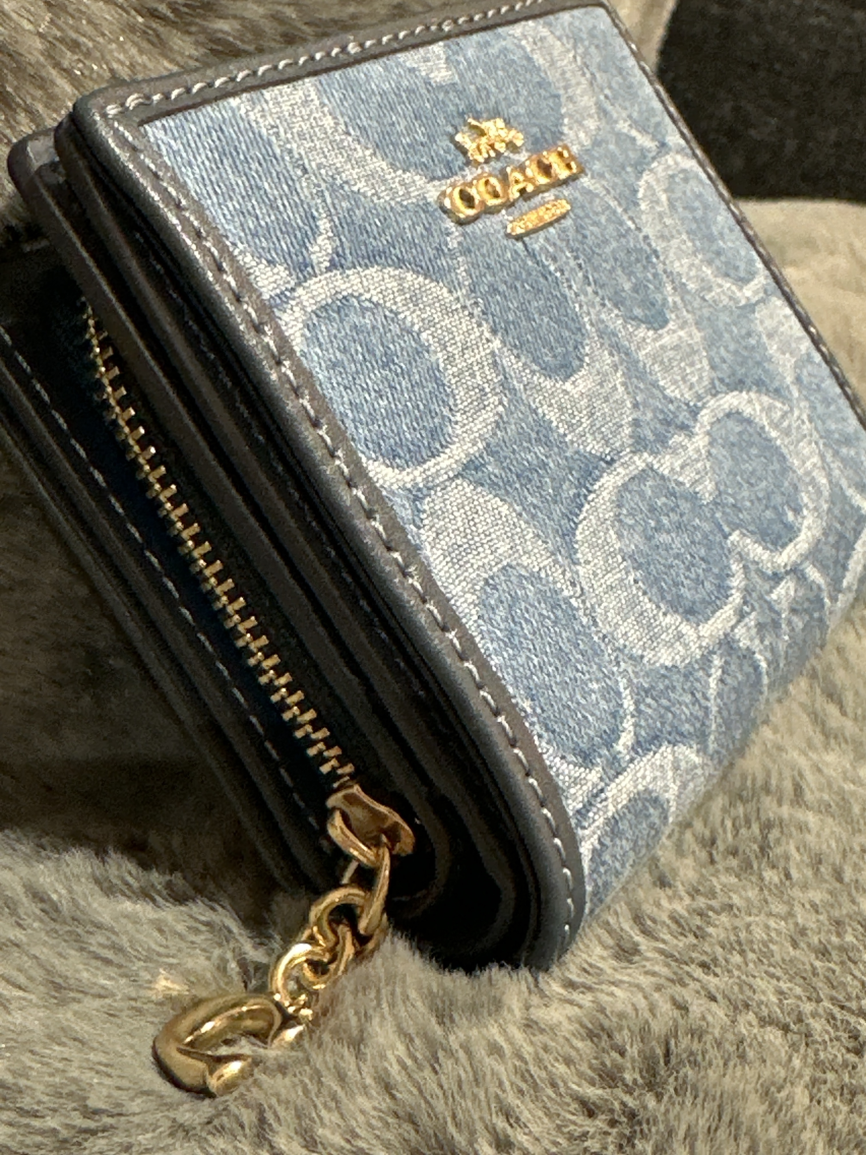 RU25  CO 牛仔布細銀包Snap Wallet In Signature Denim