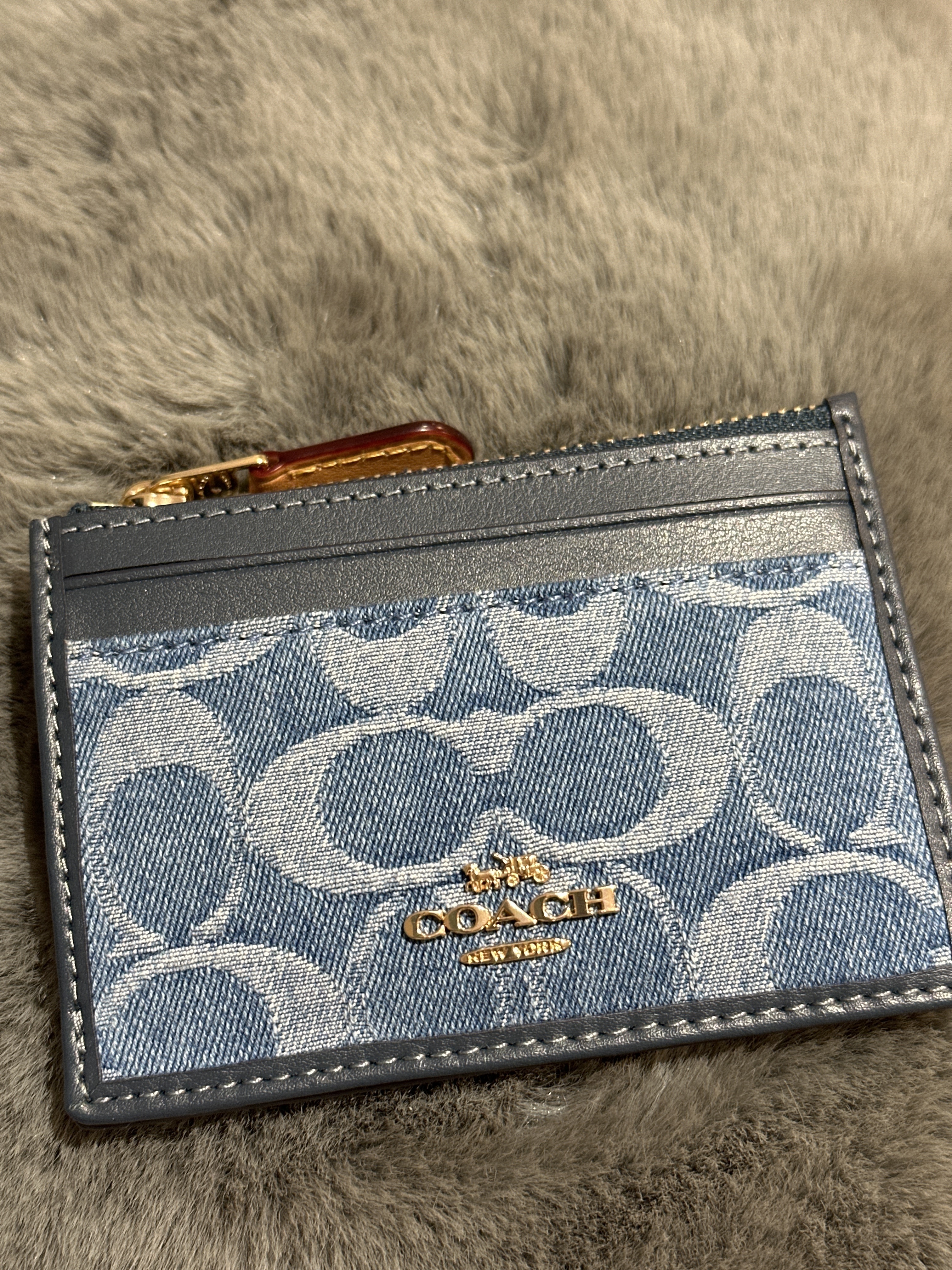 RU31 CO 牛仔布卡包Mini Skinny Id Case In Signature Denim