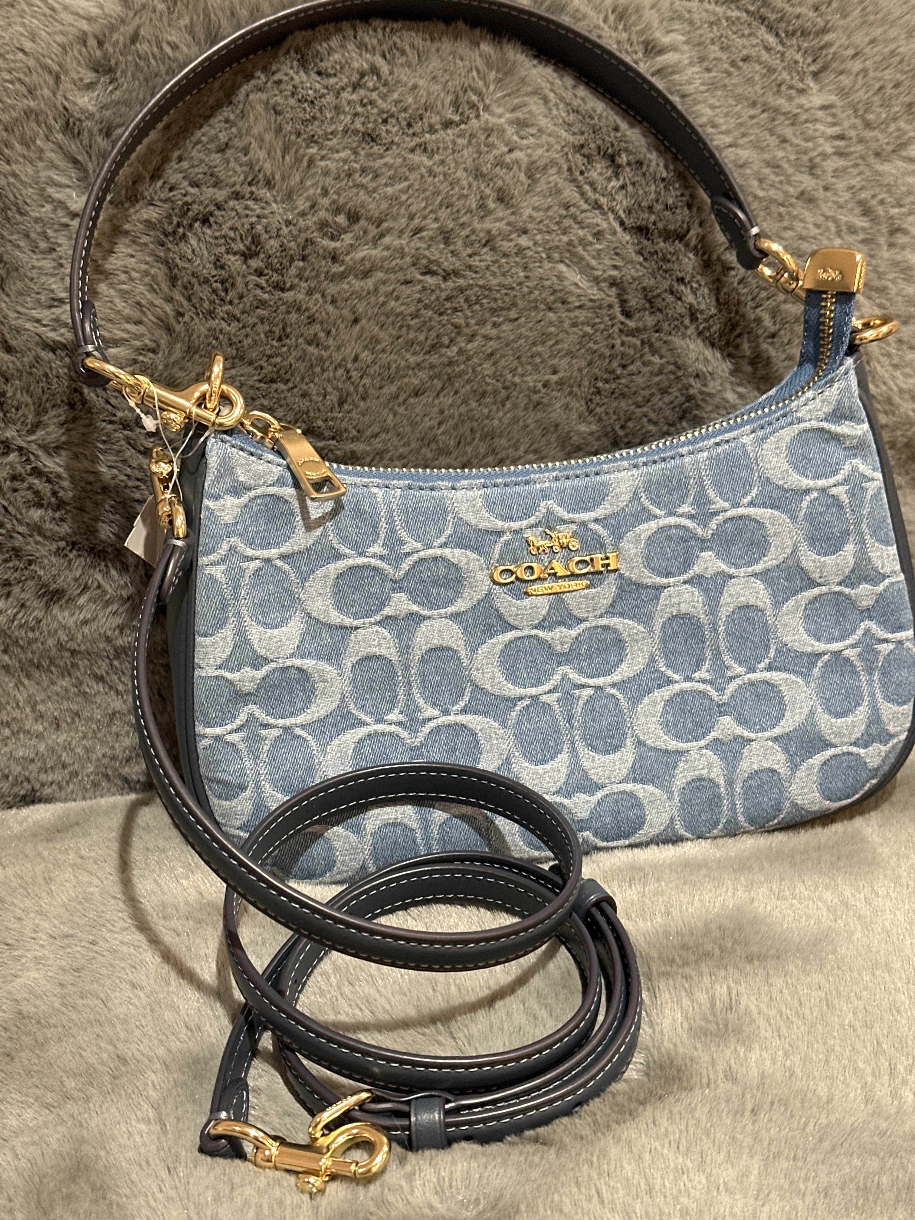 RU36 CO 牛仔布LOGO手提袋連活動肩帶Teri Shoulder Bag In Signature Denim