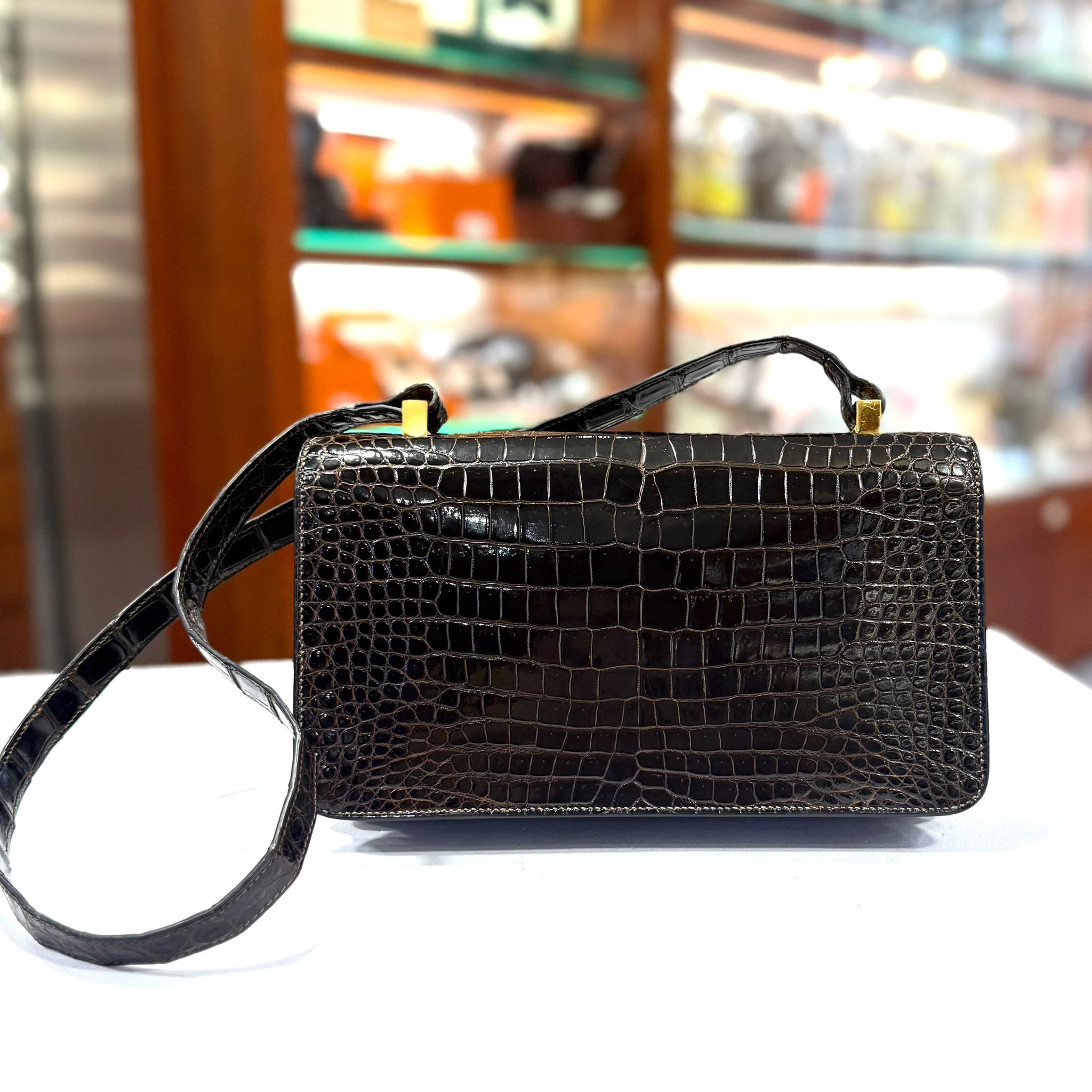 95%NEW二手HERMES RING BAG CROCODILE VINTAGE 深棕色亮面野生鱷魚皮金扣 #愛馬仕中古包 #香榭站正品