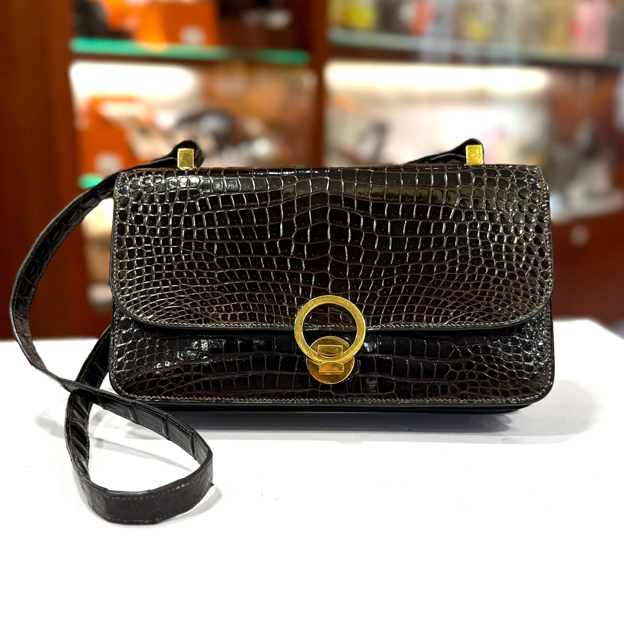 95%NEW二手HERMES RING BAG CROCODILE VINTAGE 深棕色亮面野生鱷魚皮金扣 #愛馬仕中古包 #香榭站正品