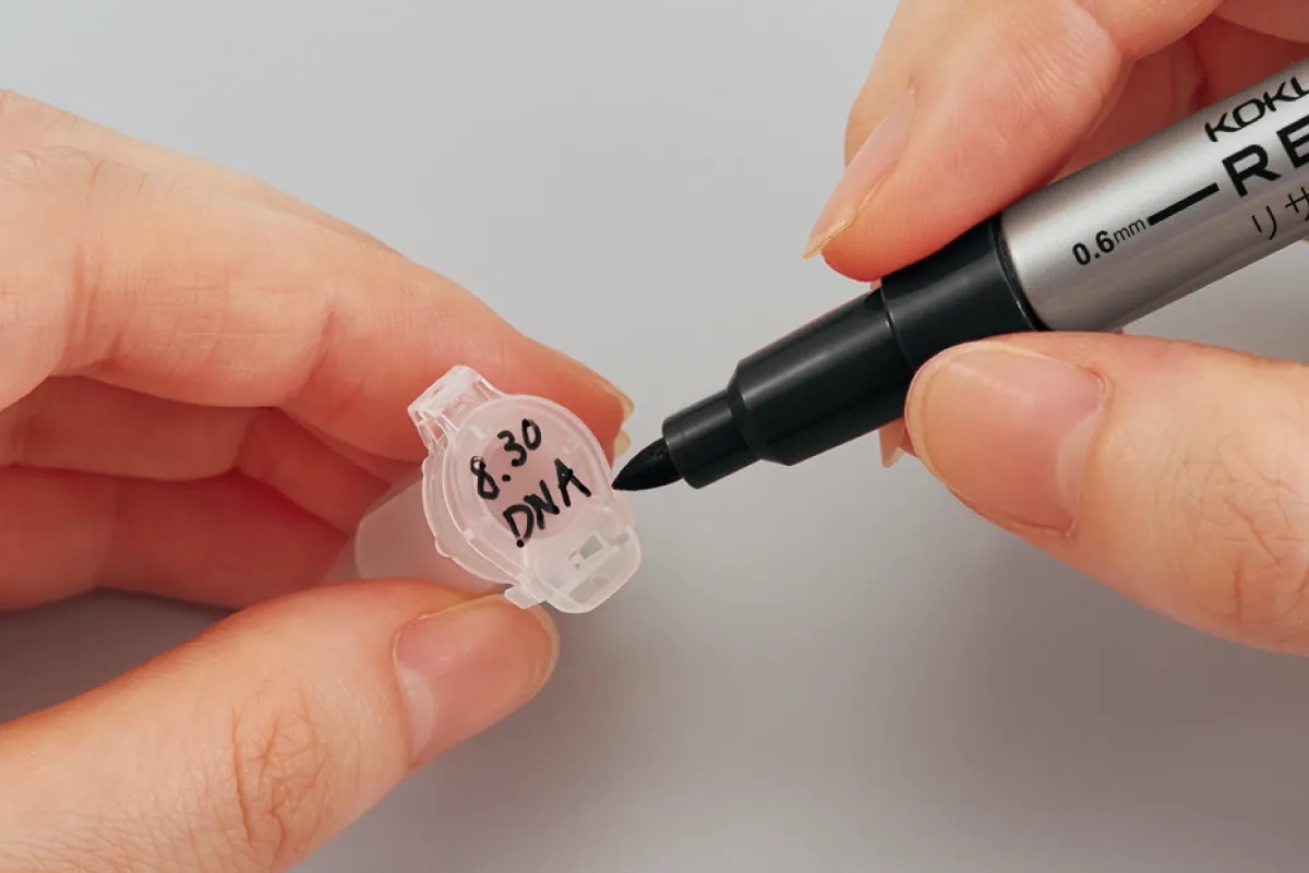 KOKUYO 實驗室油性簽字筆：抗酒精細字速乾