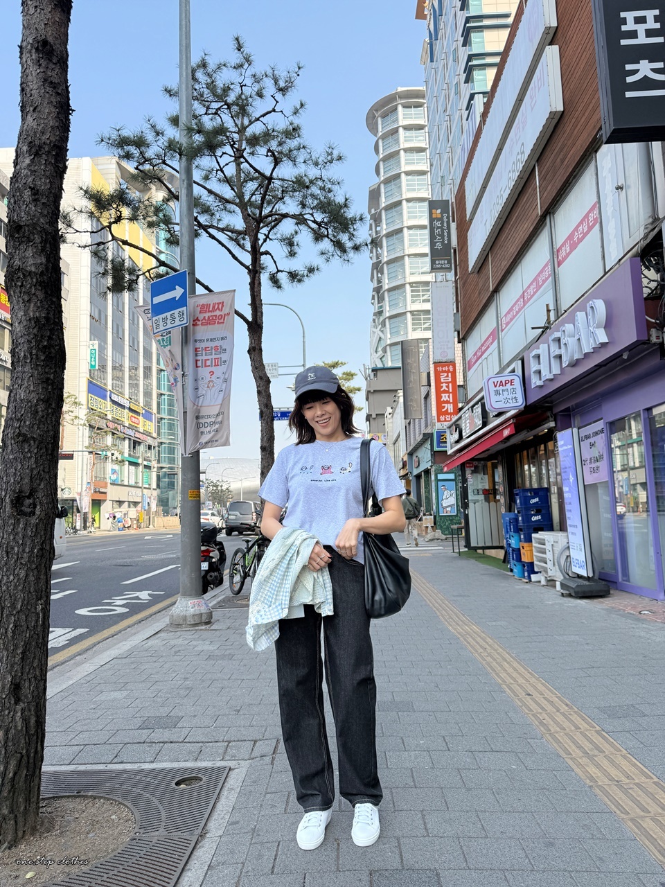 正韓活潑小貓刺繡T