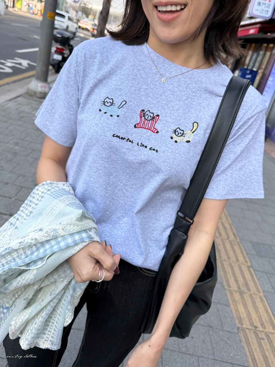 正韓活潑小貓刺繡T