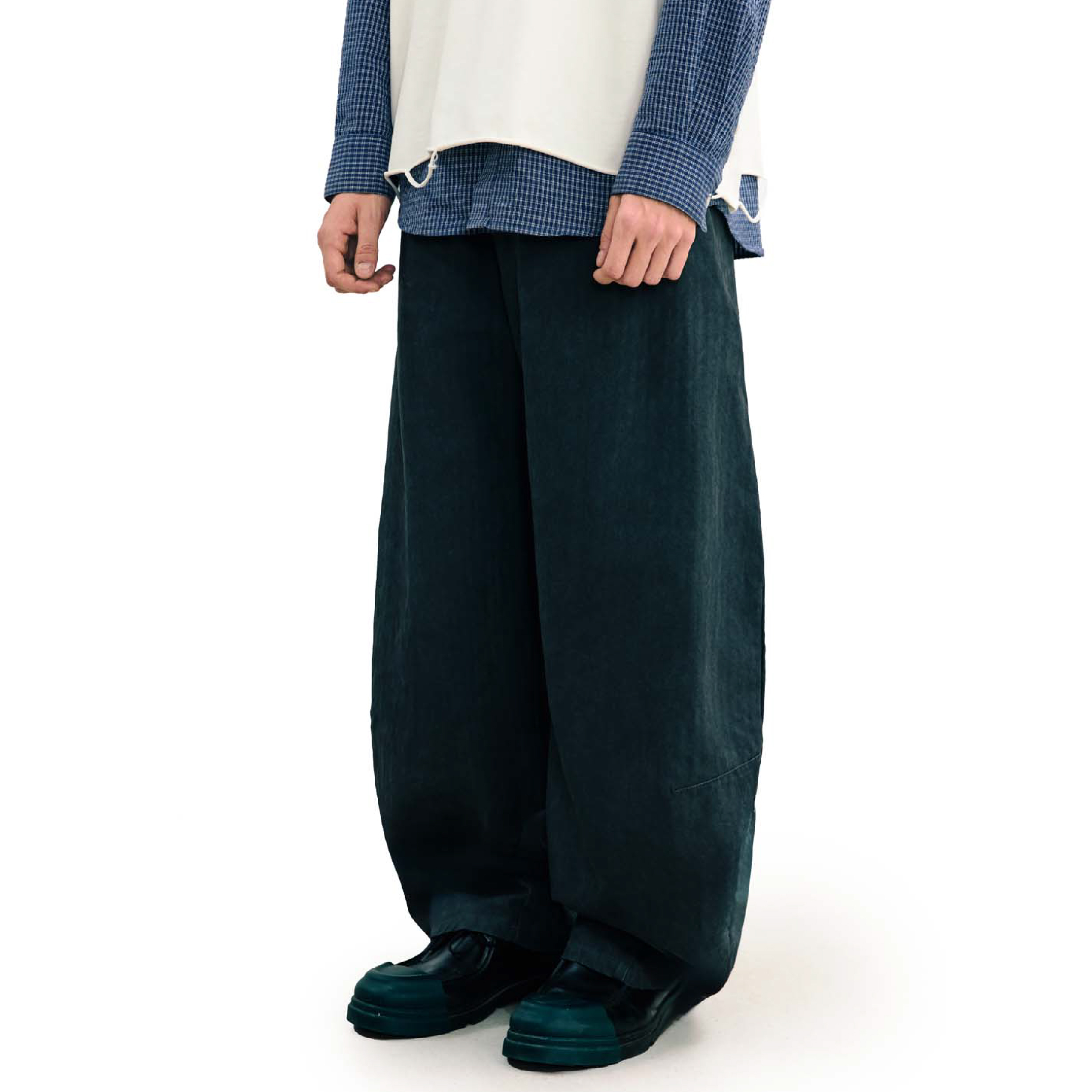 SENSE Embroidered Barrel Leg Pants [L26-10]