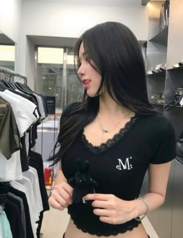 【Luxury】韓國小眾品牌 MUCENT SUNNIOR LACE V-NECK HALF T 韓系純慾風 蕾絲V領 貼身上衣 短T 短袖