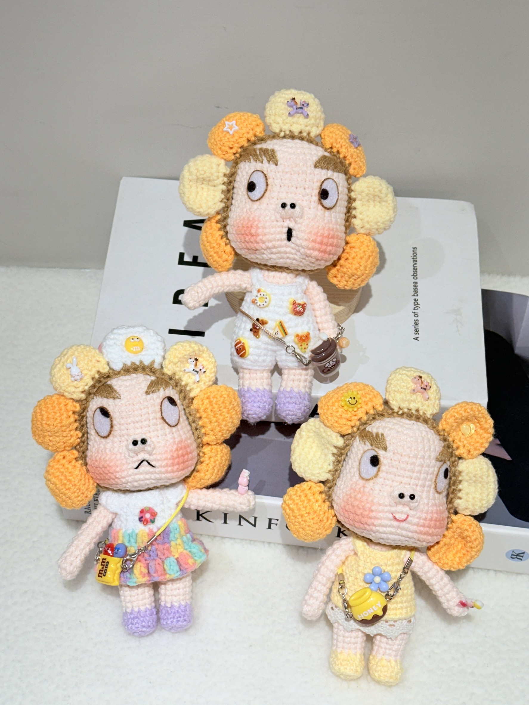 撞色花朵頭醜娃吊飾-15號『約15cm』((不列入會員折扣))