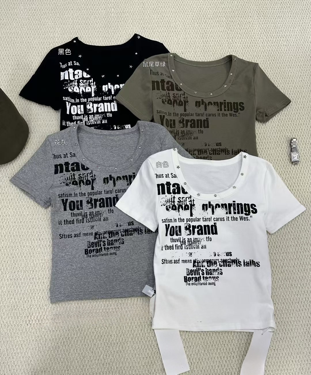 (GOAL) 美式U領鉚釘塗鴉短版上衣 2126