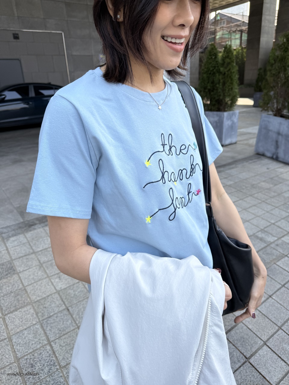 正韓跳色星星刺繡字母T (藍)