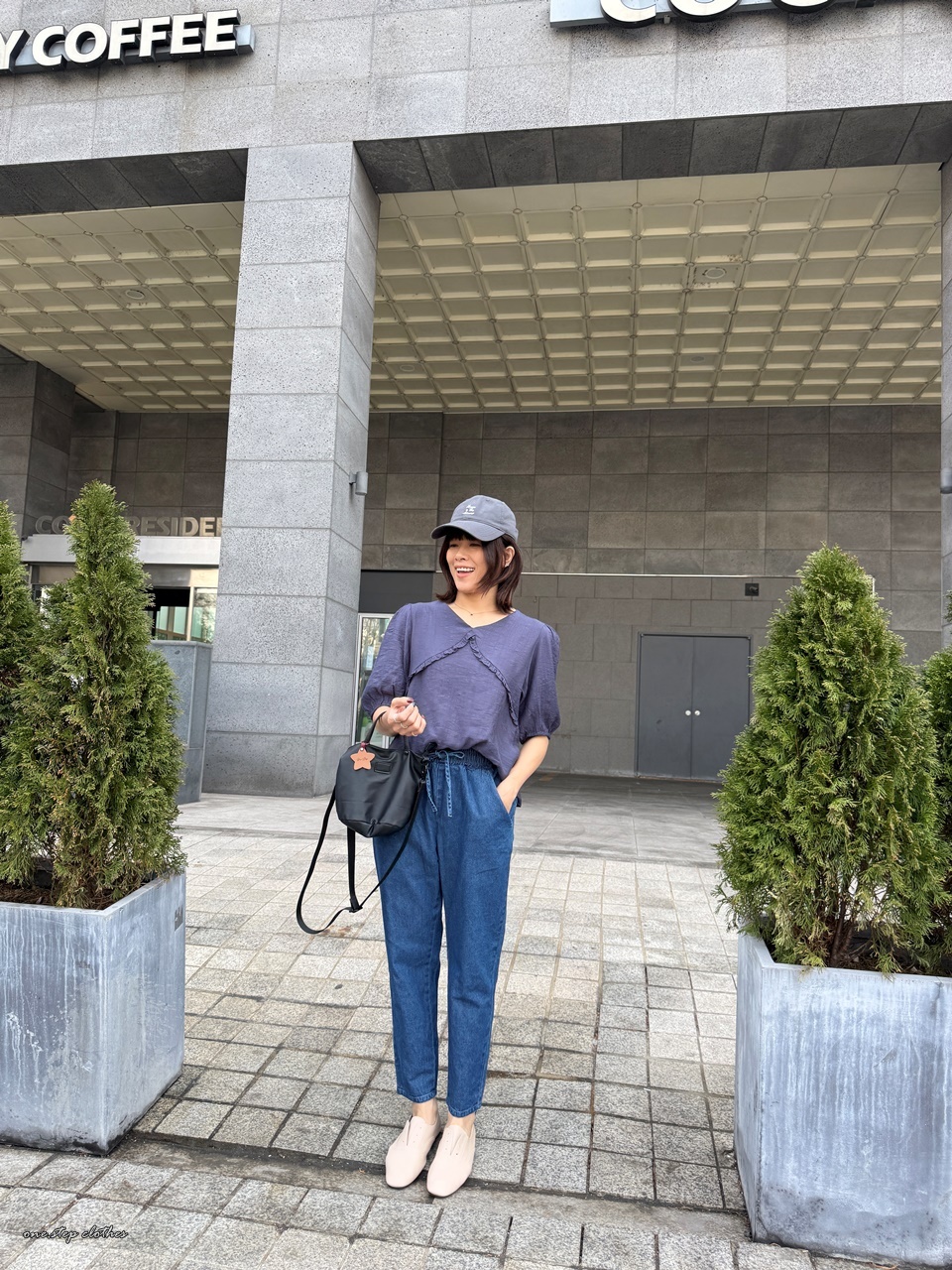 正韓圓弧花邊雪紡上衣 (藍)