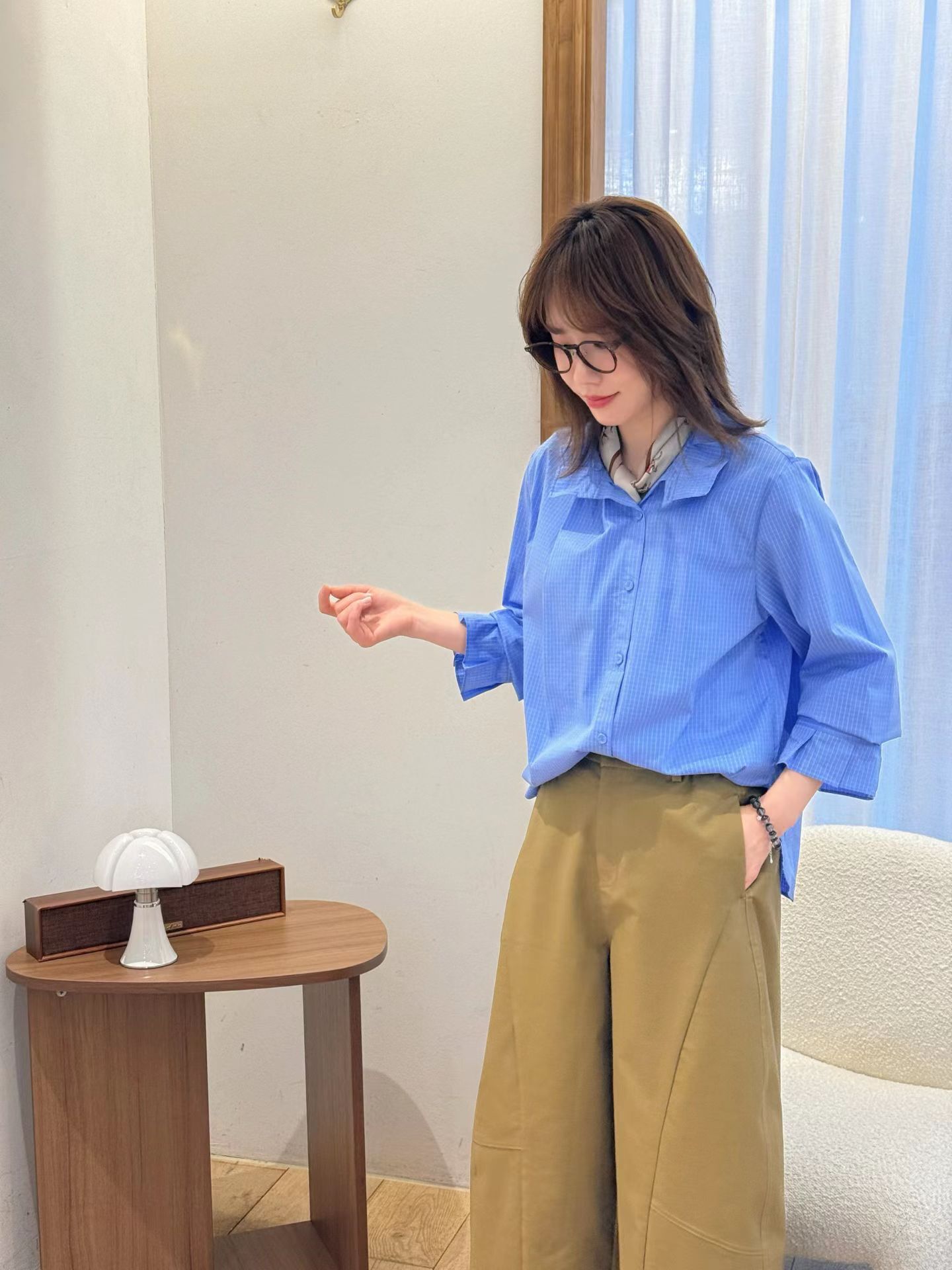 ABB6002 花瓣立領襯衫