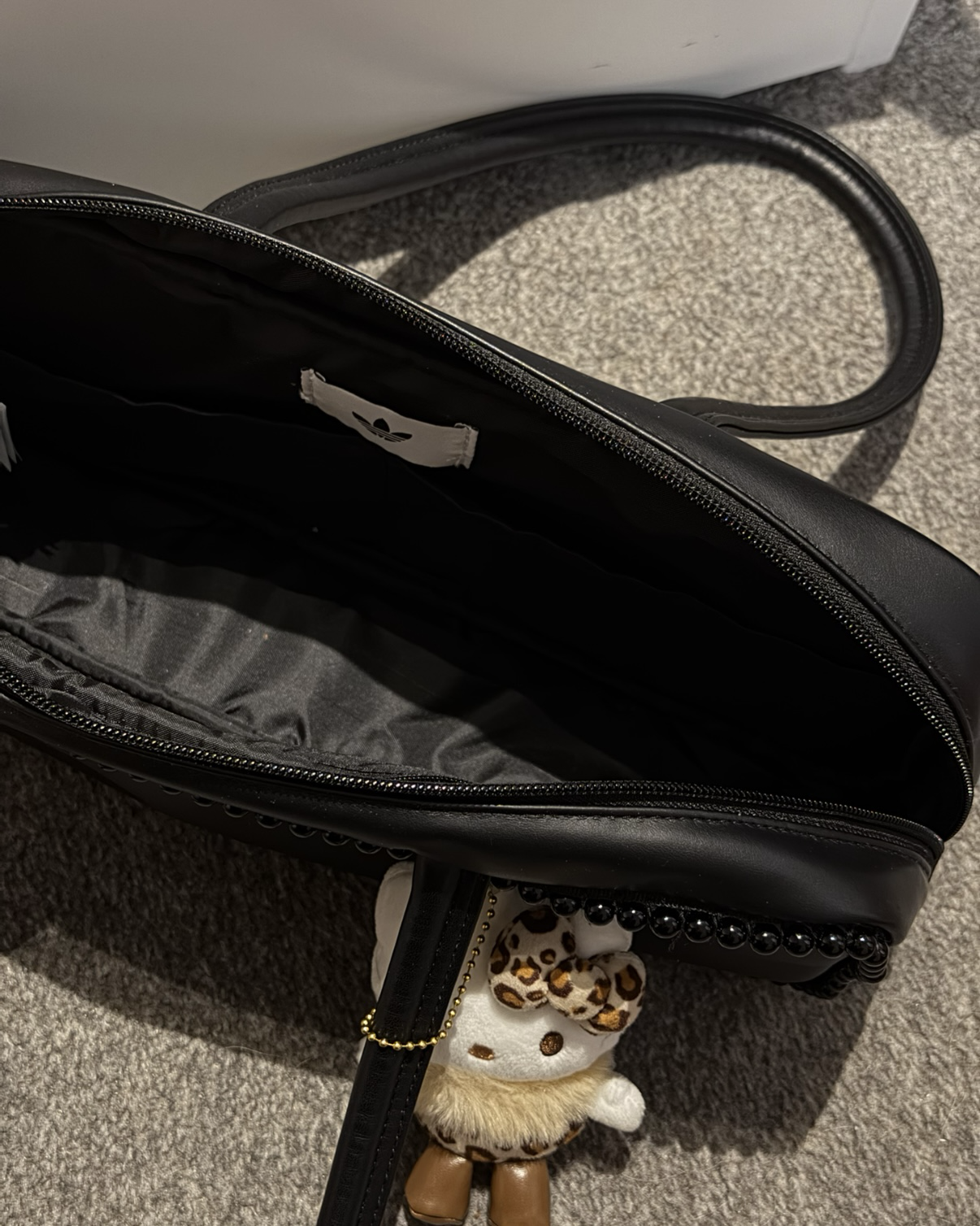 ADIDAS Originals Elongated 黑色 黑珍珠 皮革 法棍包 長型包 肩背包