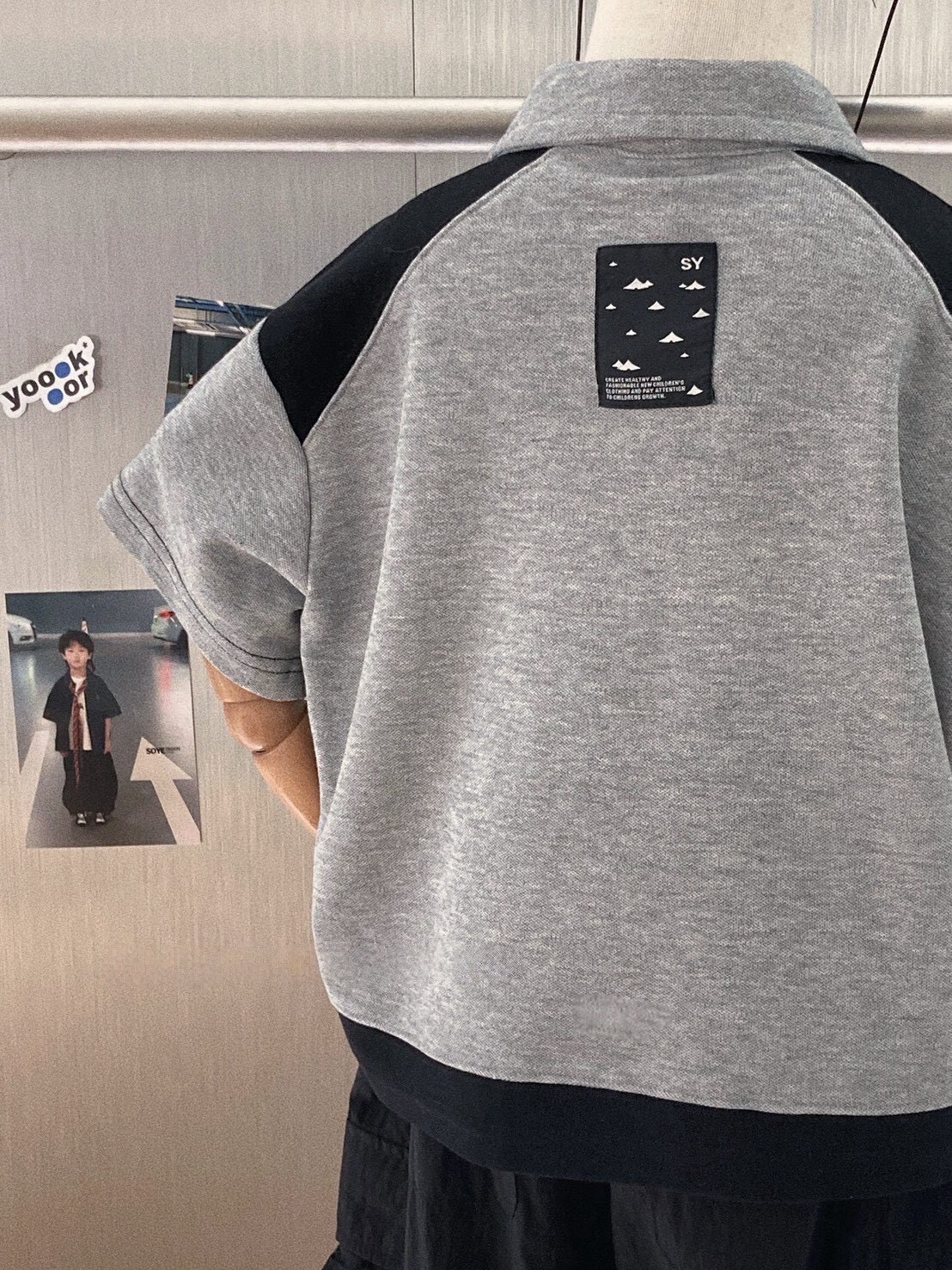 撞色拼接口袋Polo