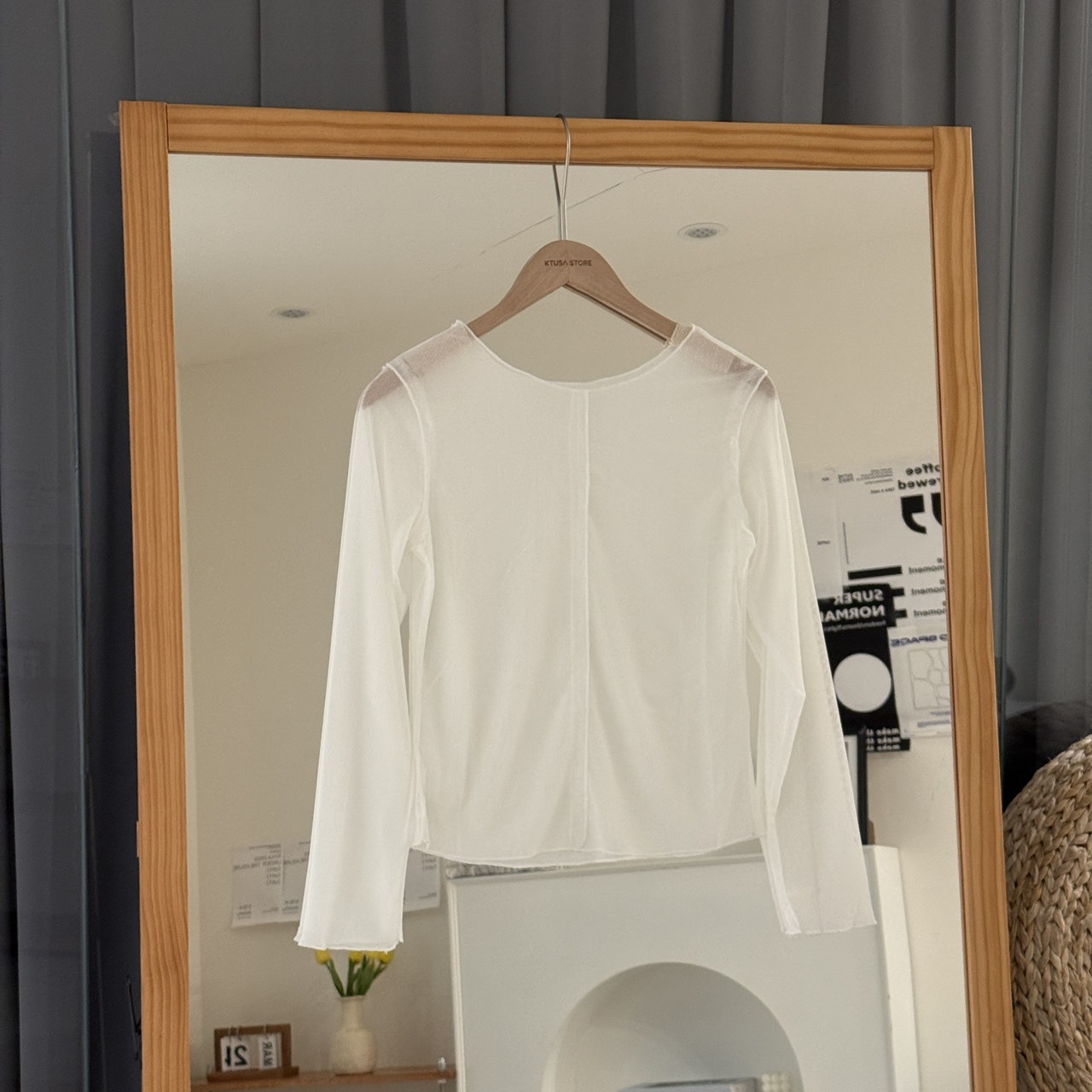 831質感壓線素面透膚打底衫 （Ｒ）