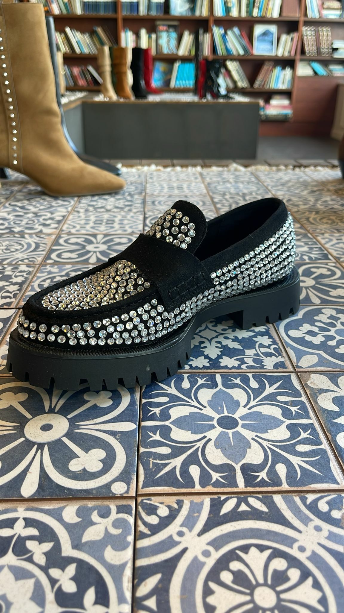 M3576-NEGRO (有輕微瑕疵)(B款)(碼數:41)