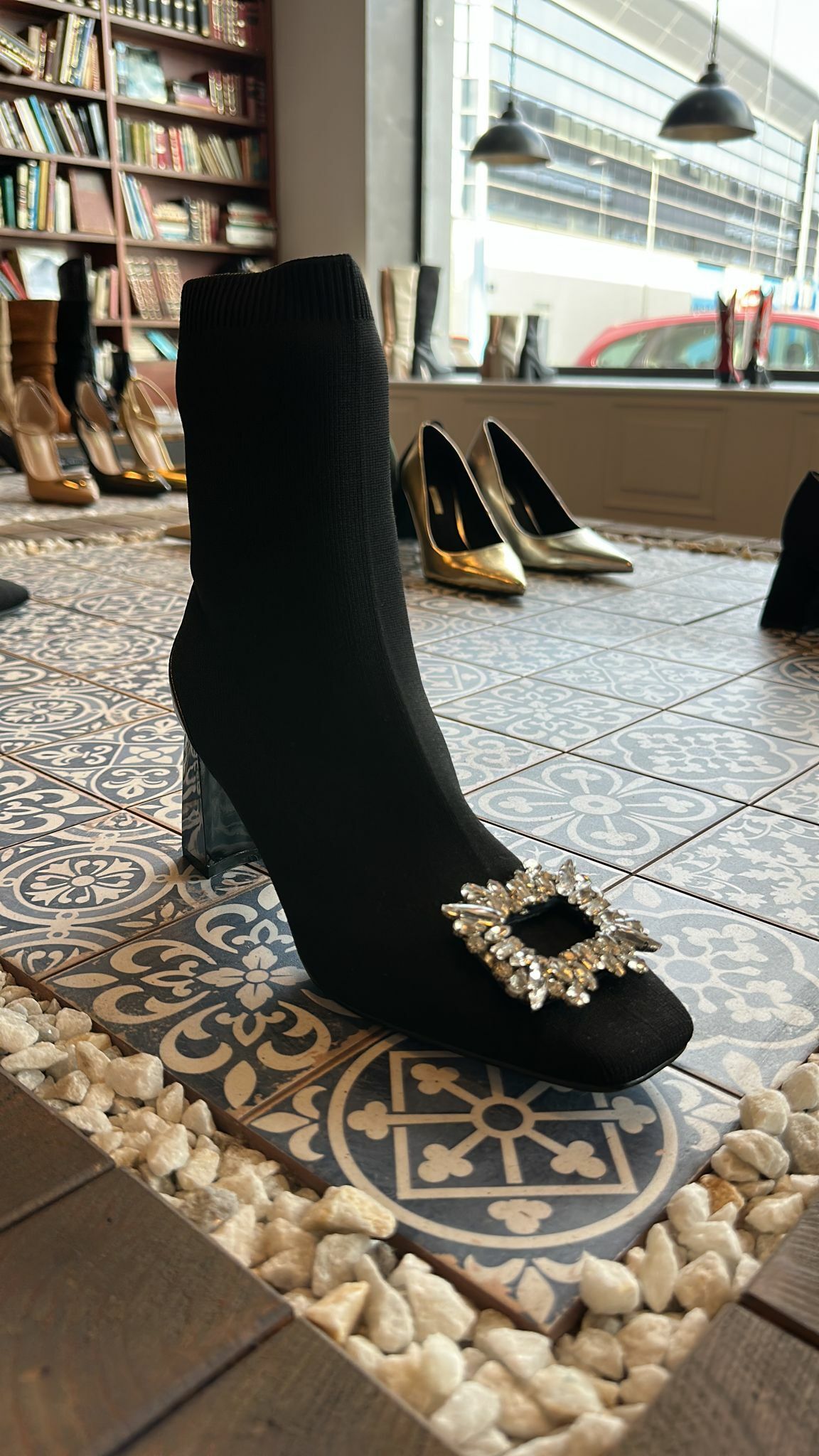 M2802-NEGRO (有輕微瑕疵)(J款)(碼數:41)