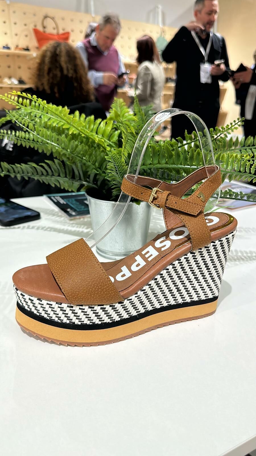 GIOSEPPO 啡色增高款 黑白增高位 啡色底 涼鞋 (有輕微瑕疵)(AB款)(碼數:35)