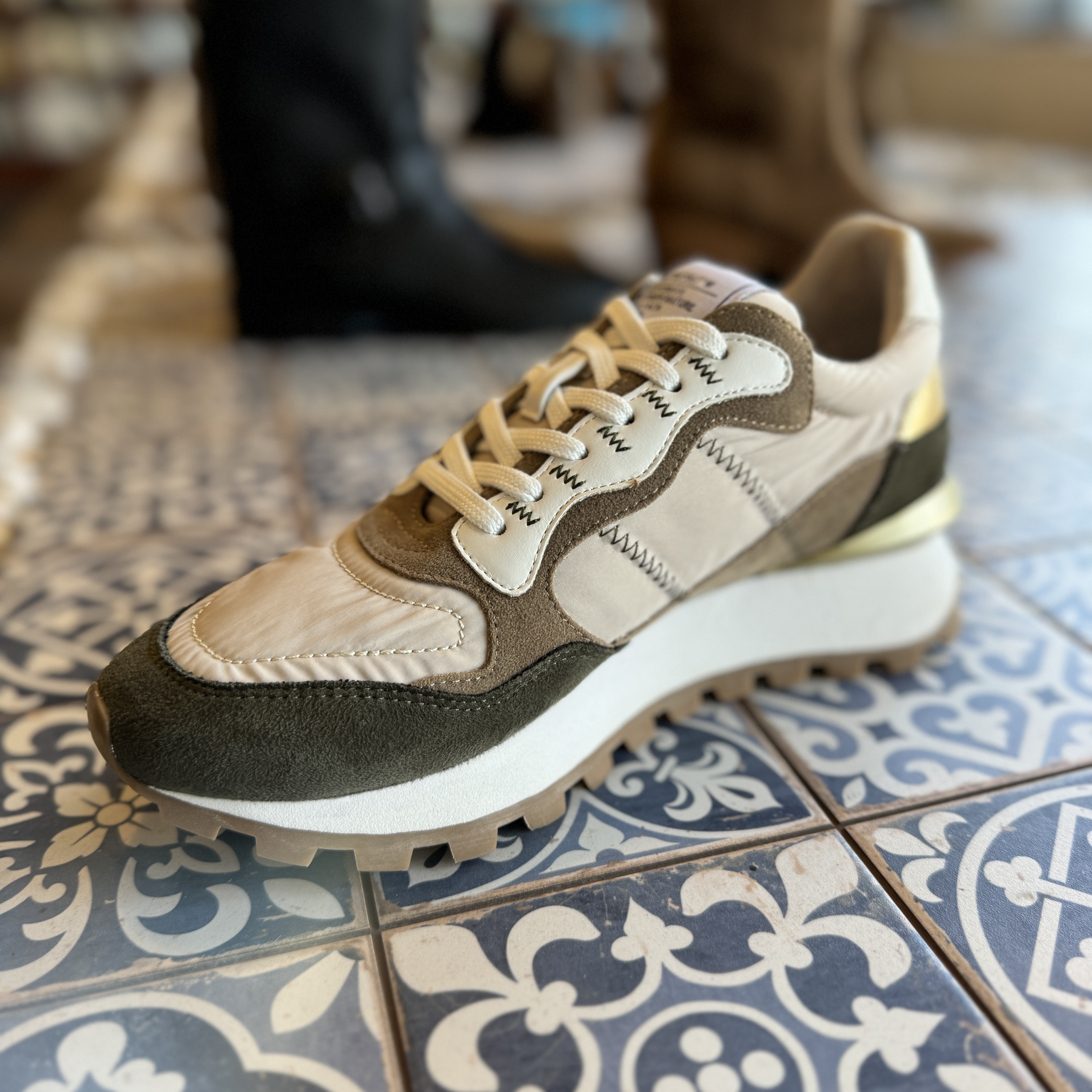 M4545 KAKI (有輕微瑕疵)(AK款)(碼數:38/39/40)