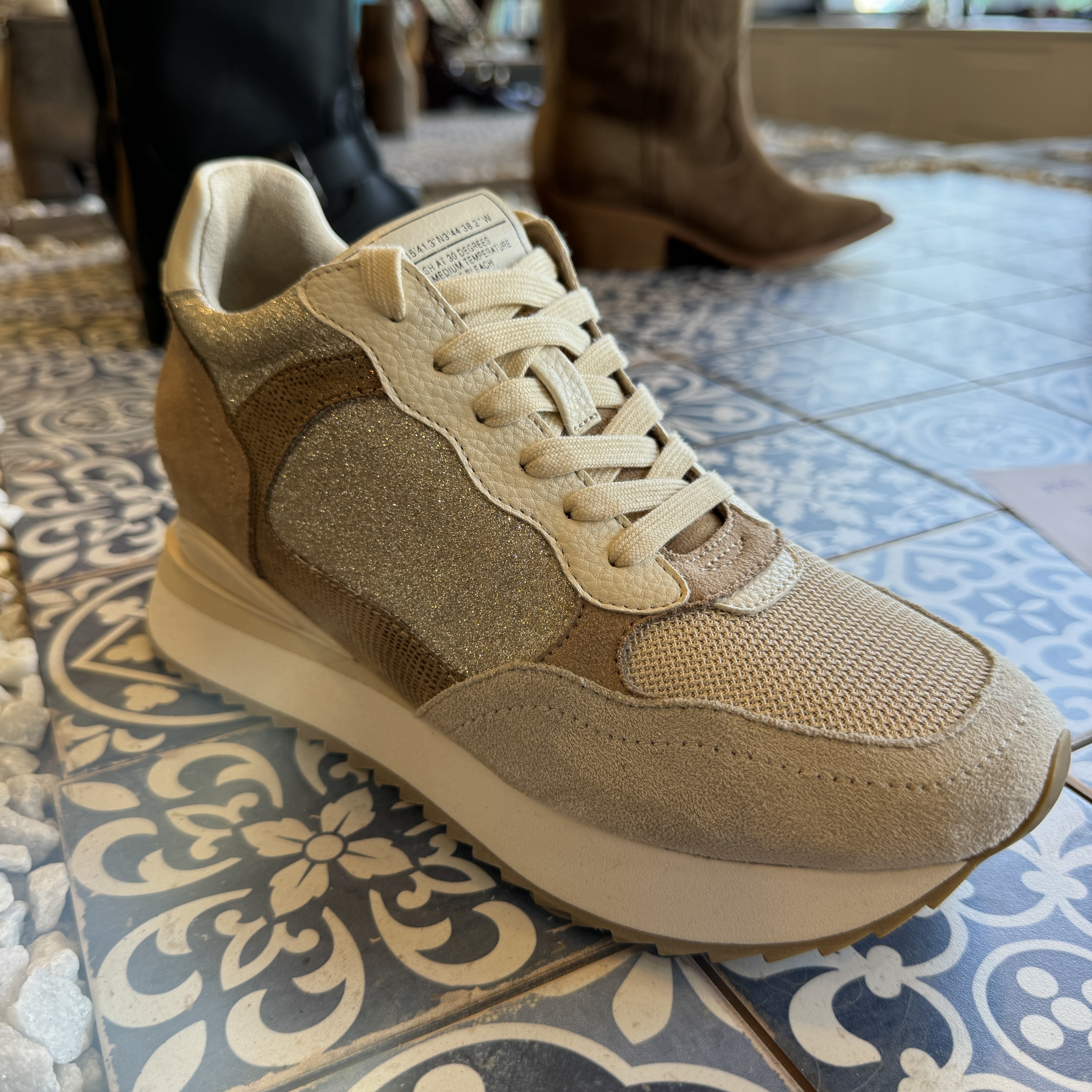 M4550 ORO (有輕微瑕疵)(AU款)(碼數:41)