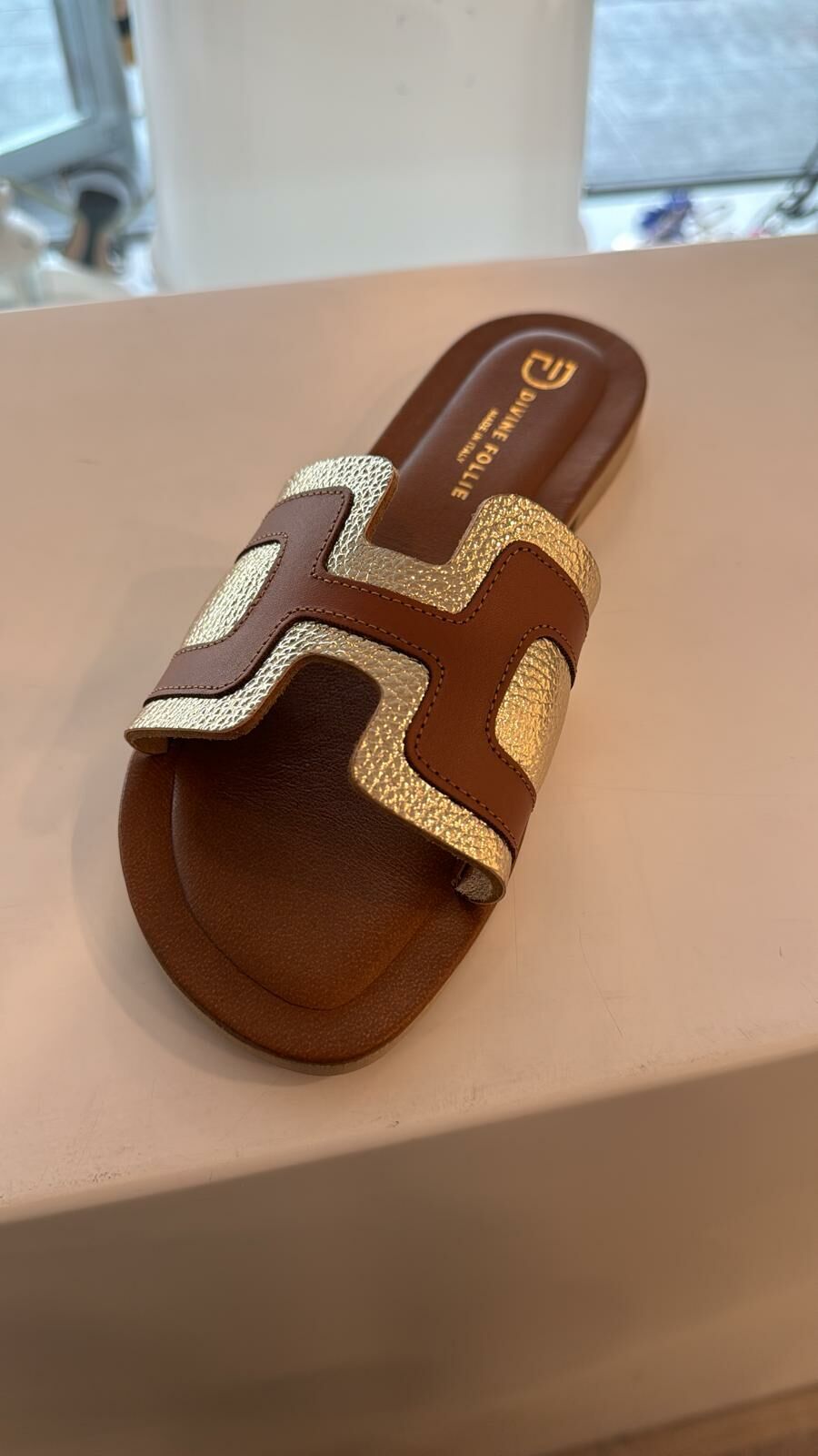 涼鞋 (有輕微瑕疵)(BL款)(碼數:37/39)