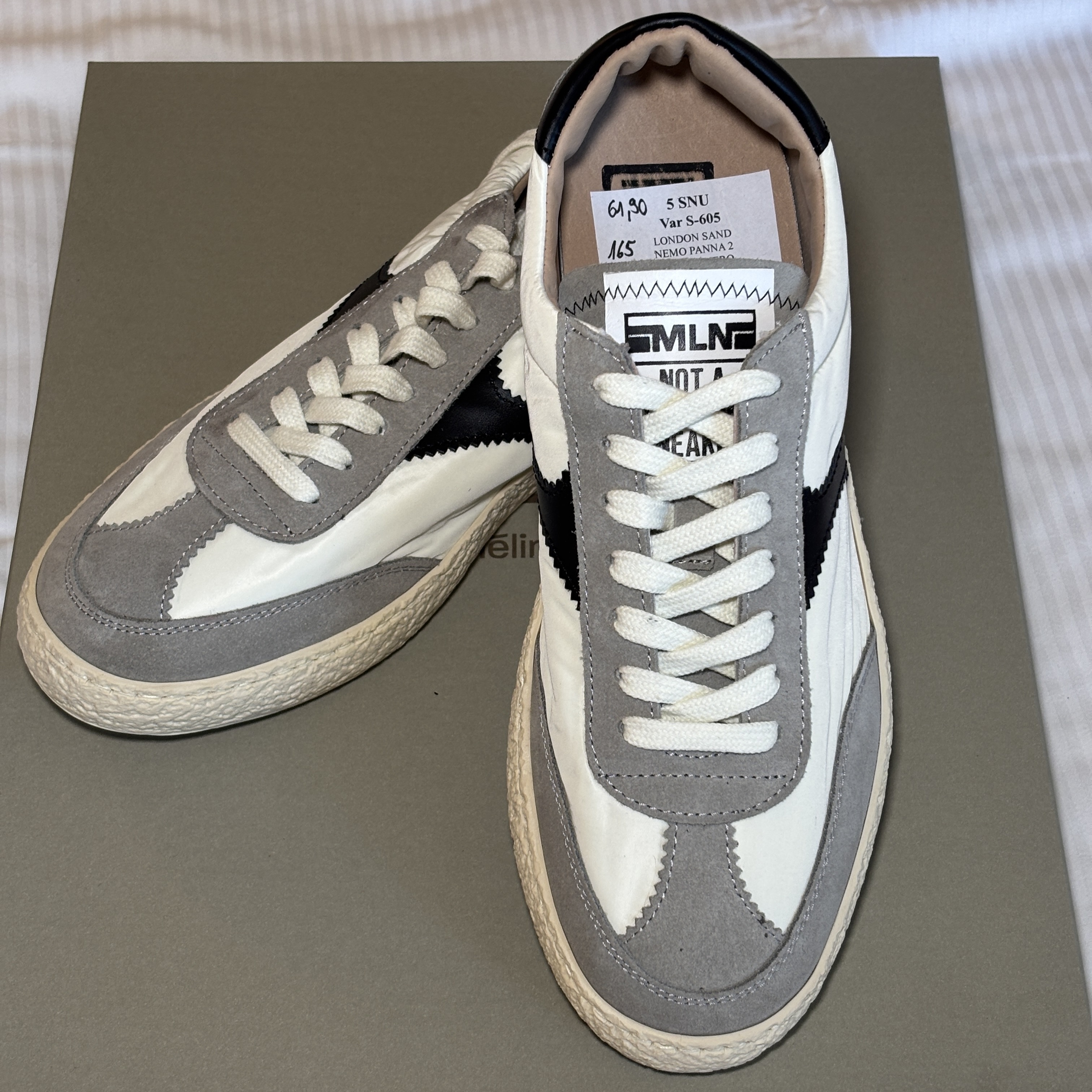 Var S-605 - LONDON SAND - NEMO PANNA 2 - GALAXY NERO - F.DO SNU CARTA (有輕微瑕疵)(CM款)(碼數:42)