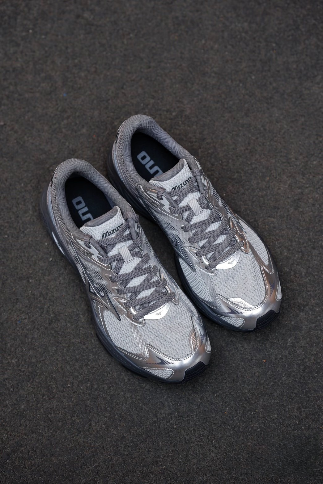 Mizuno 美津濃 Racer V2 慢跑鞋 金屬銀 D1GH250613