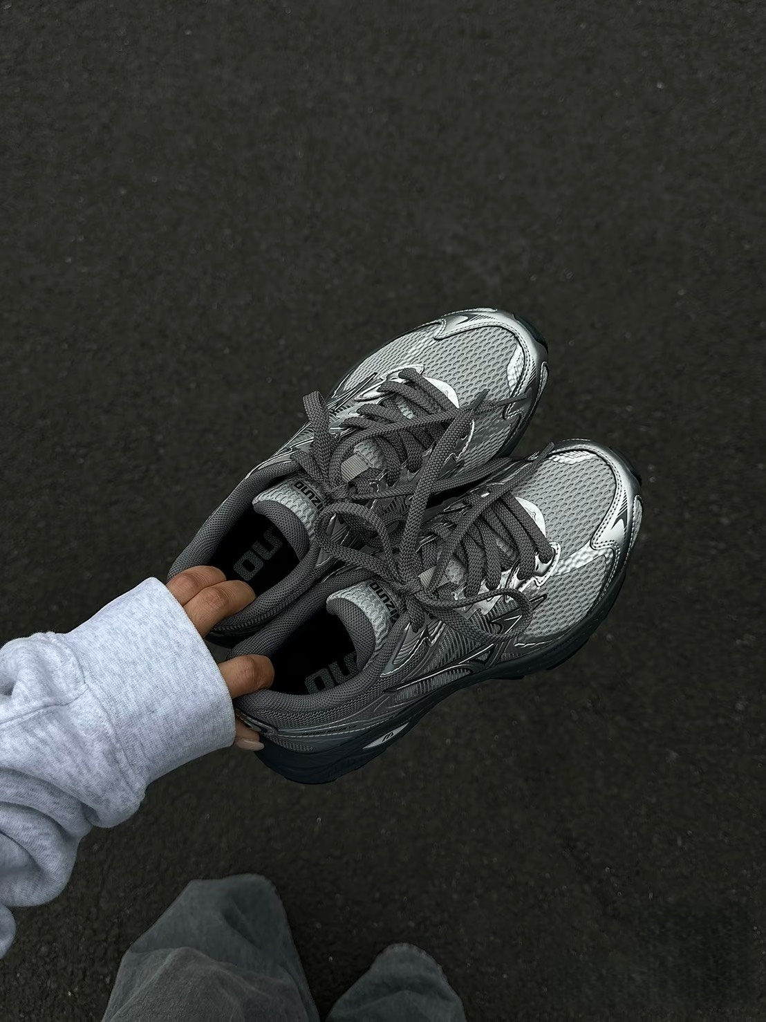 Mizuno 美津濃 Racer V2 慢跑鞋 金屬銀 D1GH250613