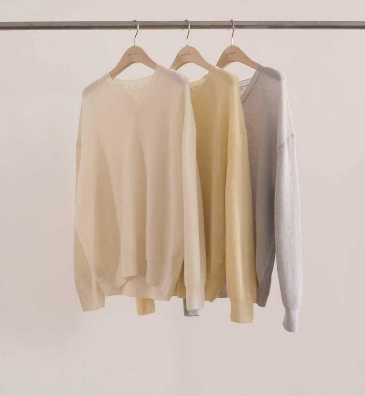 OU6010 薄針織V領上衣