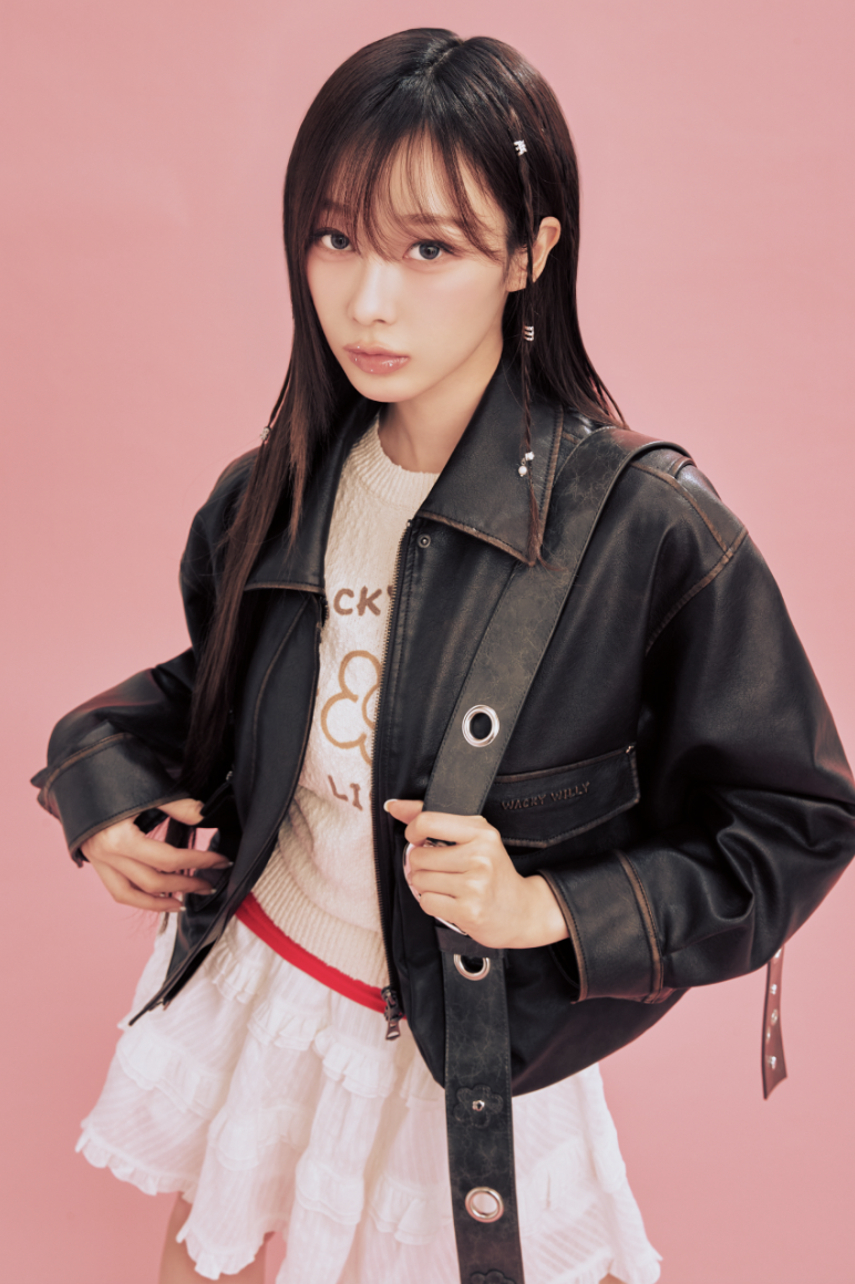 【入LIVECODE一件減至$398😱🔥！】【2026首次春夏封館😍】【WACKY WILLY】[Worn by Giselle] Women's Big Lily Graphic Short Sleeve Knit - Cream