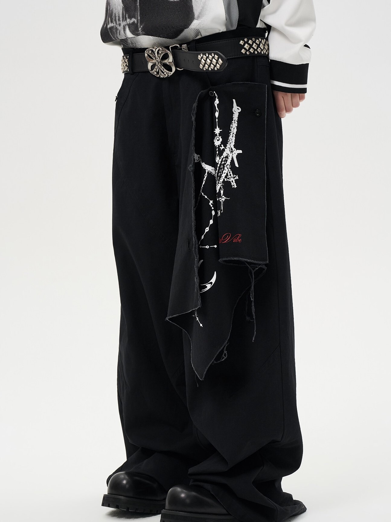 Harsh and Cruel 可拆卸 鎖鏈掛墜印花挂布 廓形打摺 休閒水洗闊腿褲 長褲  HL261060017