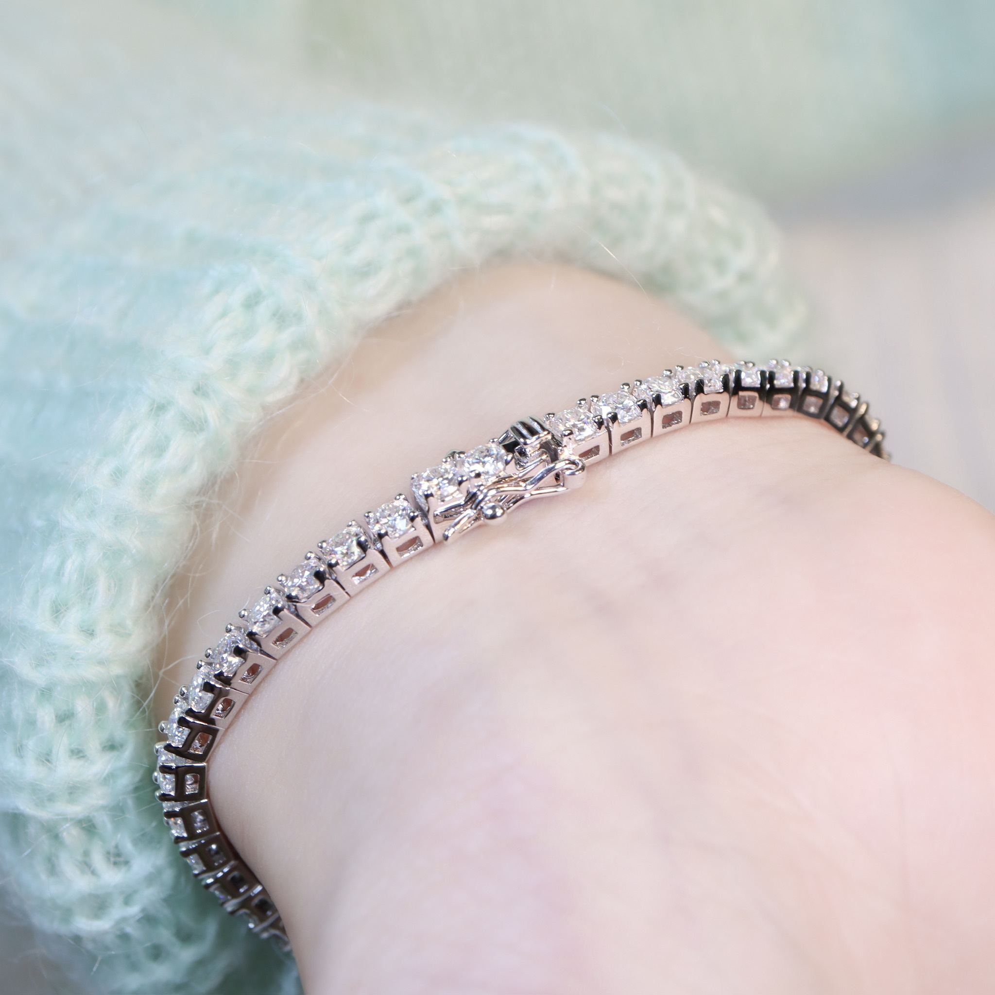 | 925純銀・ 厚鍍白金 ・莫桑石 | 鑽光你是我的銀河軟手鐲 | BR1555 |