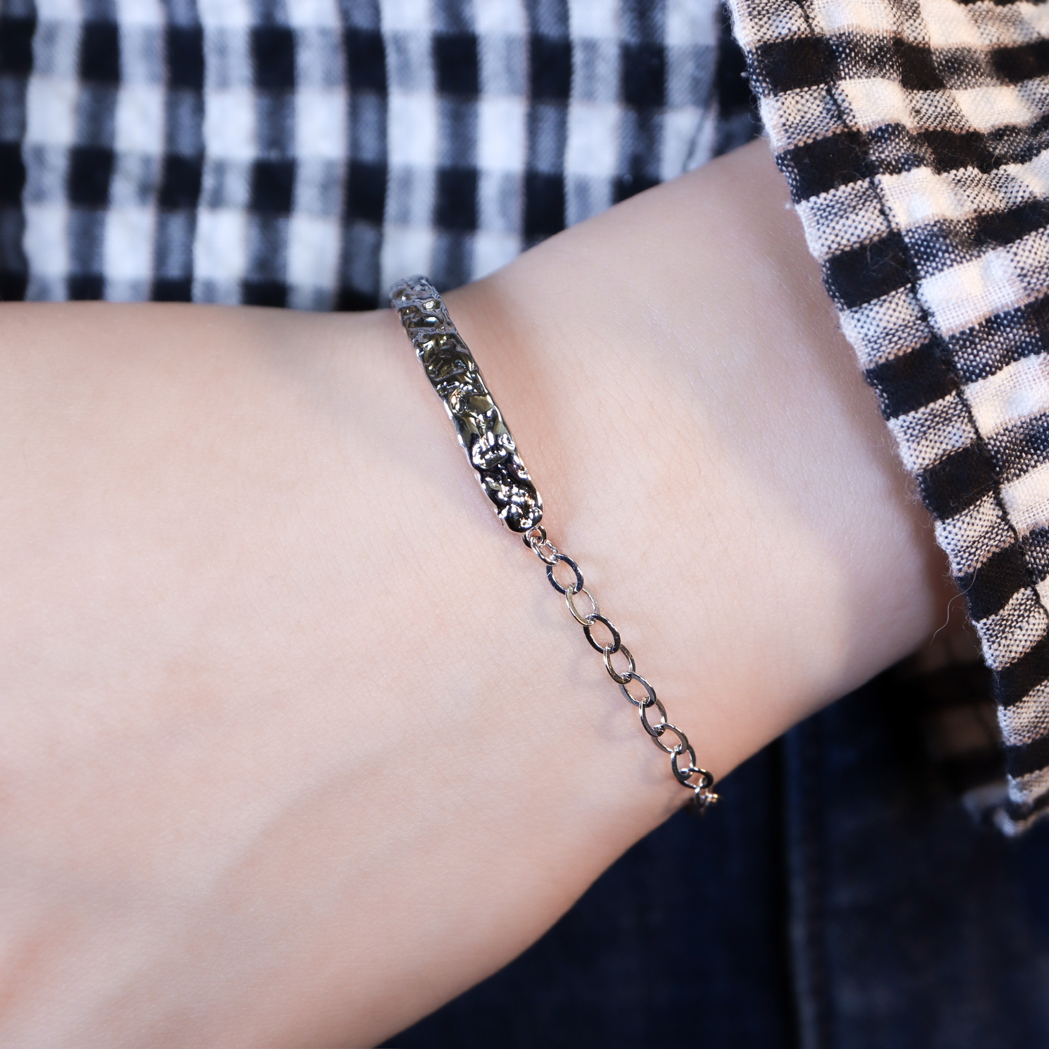 | 925純銀・白金 | 熔岩半鐲鏈 | BR1551 |