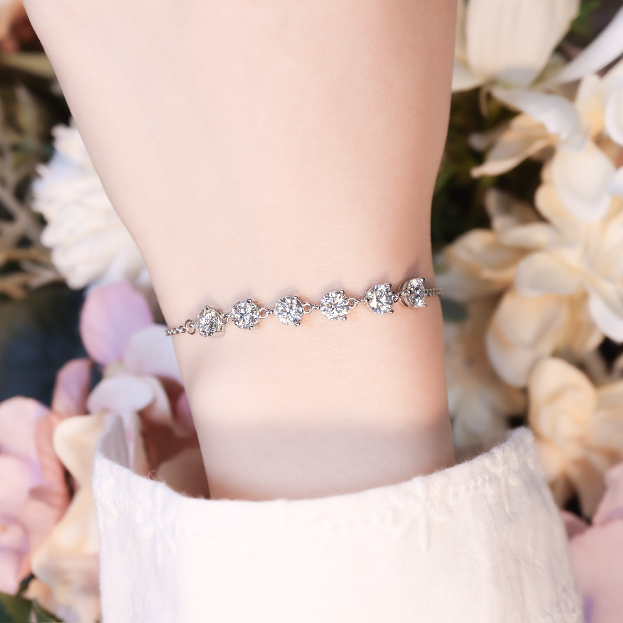 | 925純銀・ 厚鍍白金 ・莫桑石 | 鑽光幸福步履鏈 | BR1547 |