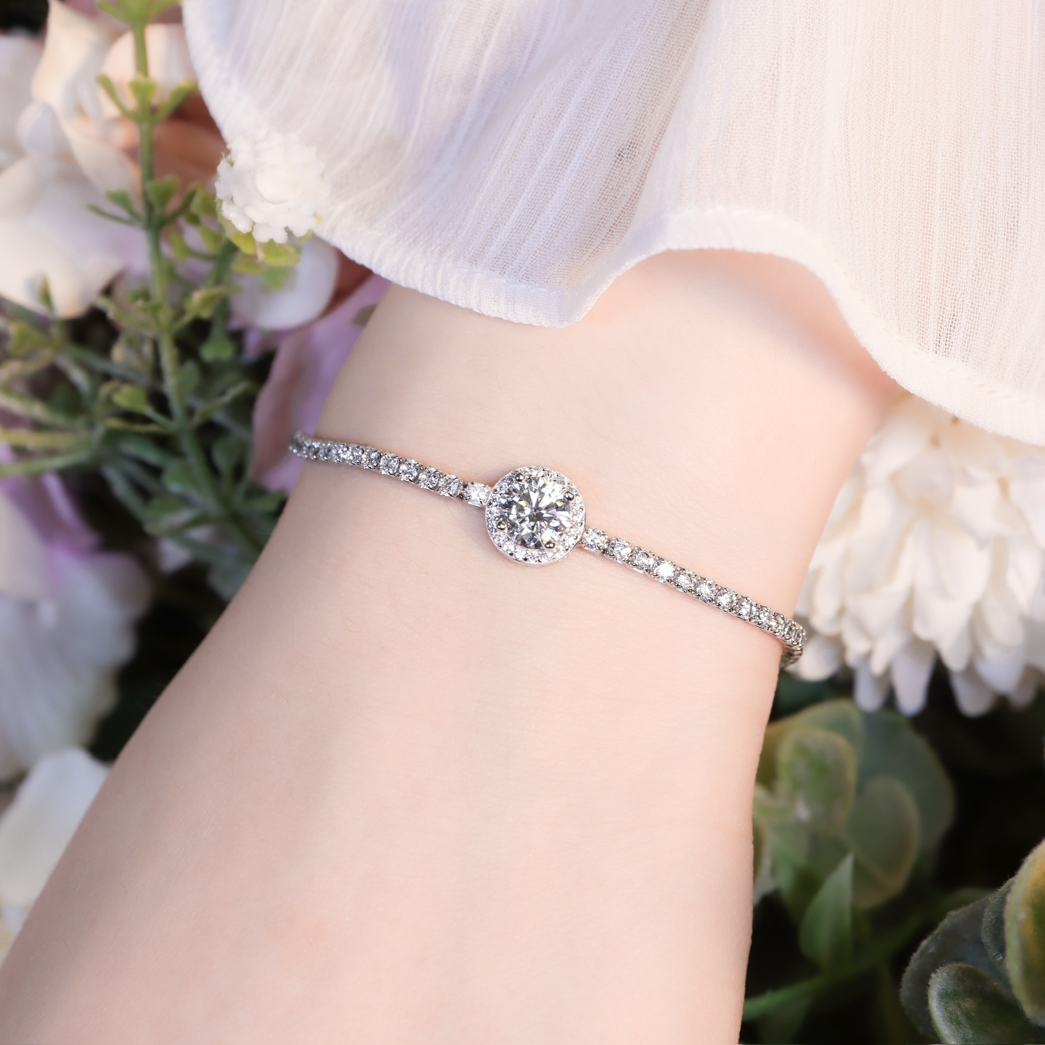 | 925純銀・ 厚鍍白金 ・莫桑石 | 鑽光幸福圓舞曲手鏈(藍色/白色) | BR1530 |