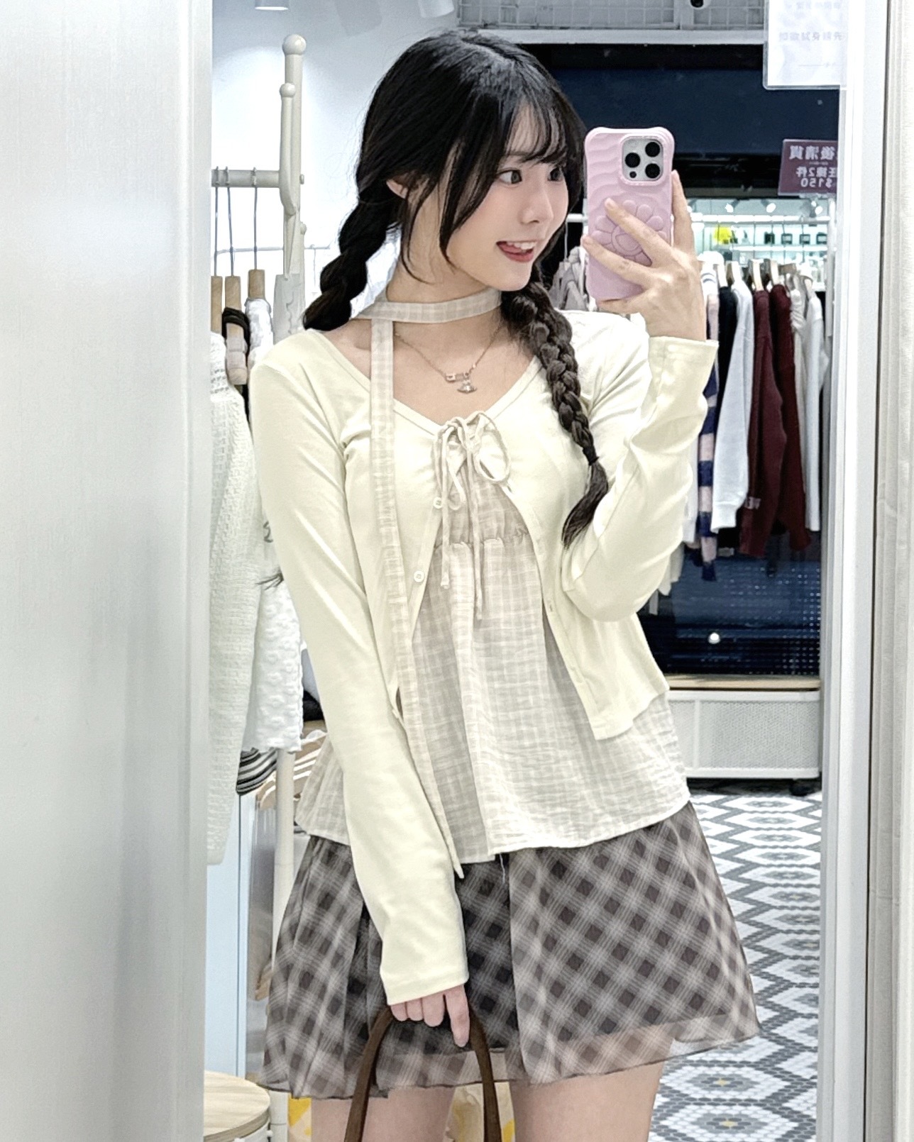 S0239｜日系小女孩⋆.˚🦋༘⋆ 麻棉料格紋吊帶娃娃上衣配頸帶連長袖外套SET