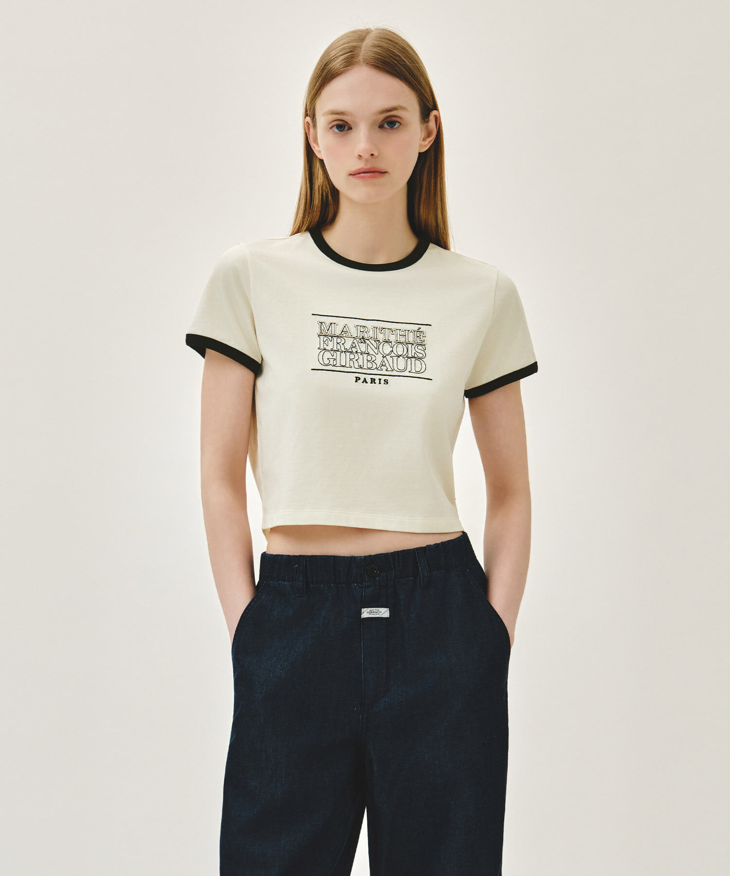 【入LIVECODE一件減至$288😱🔥！】【2026首次春夏封館😍】\鏤空拼接LOGO/【MFG】W CLASSIC LOGO APPLIQUE RINGER CROP TEE