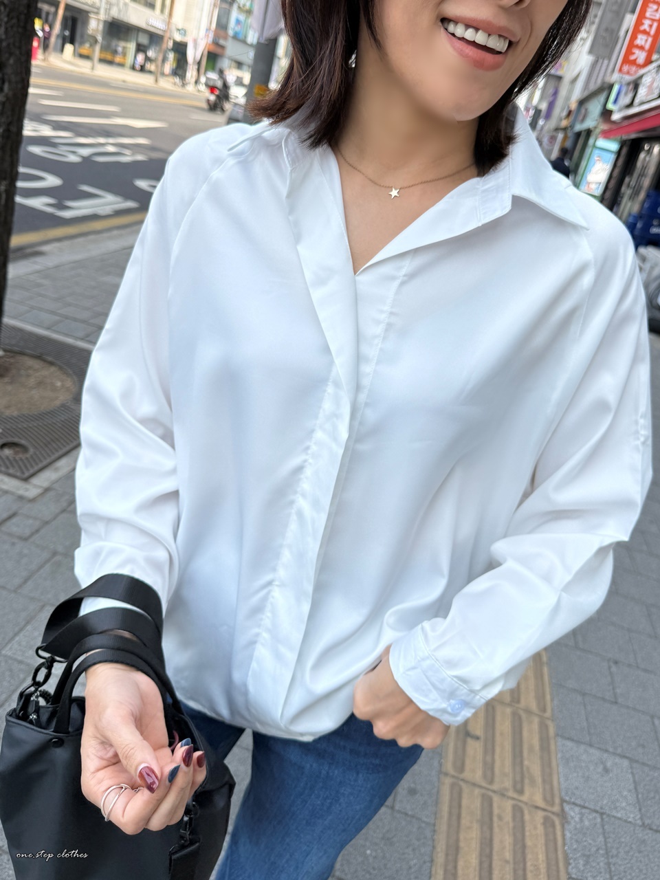 正韓低調光澤感修身V領衫 (白)