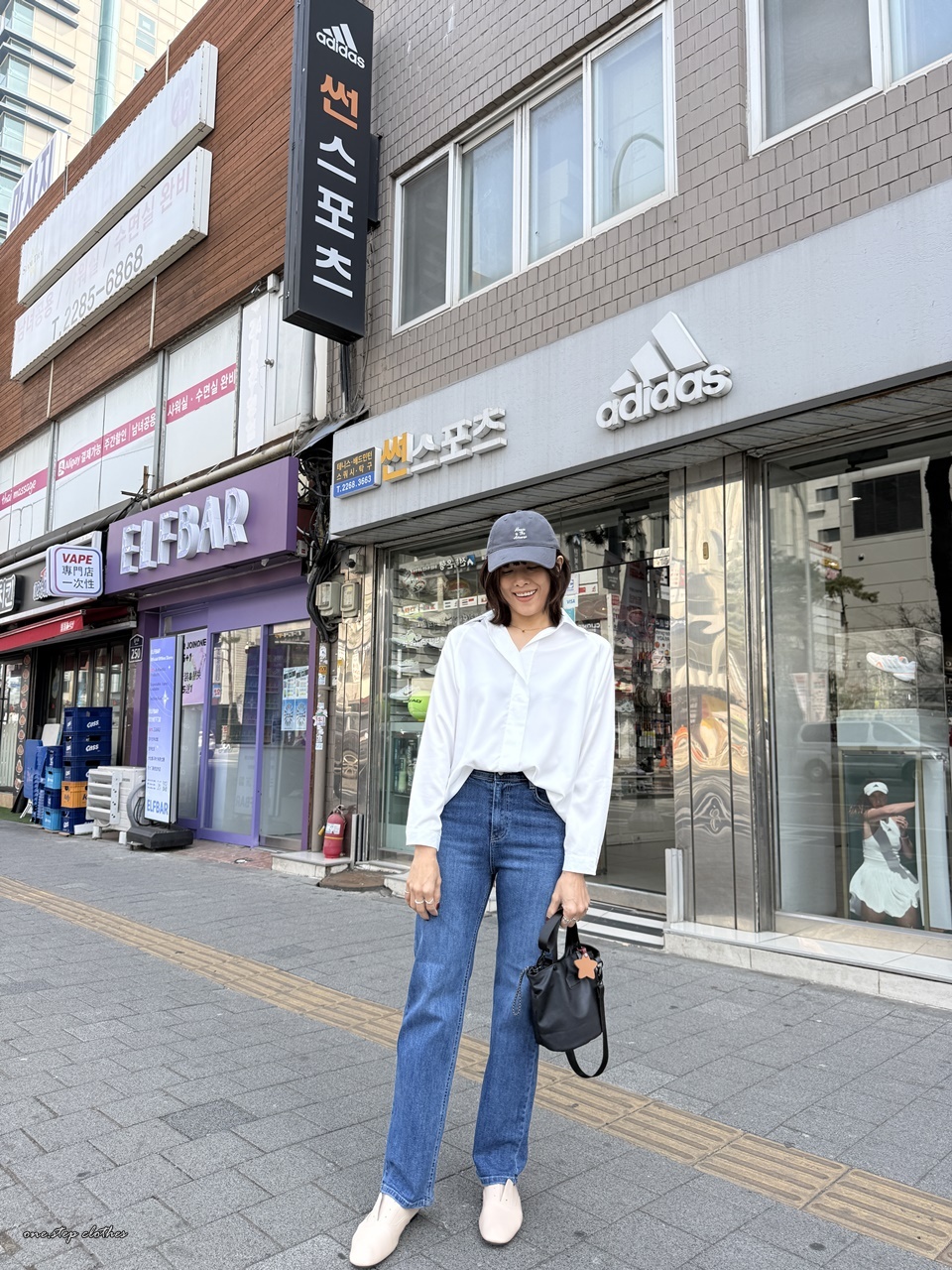 正韓低調光澤感修身V領衫 (白)