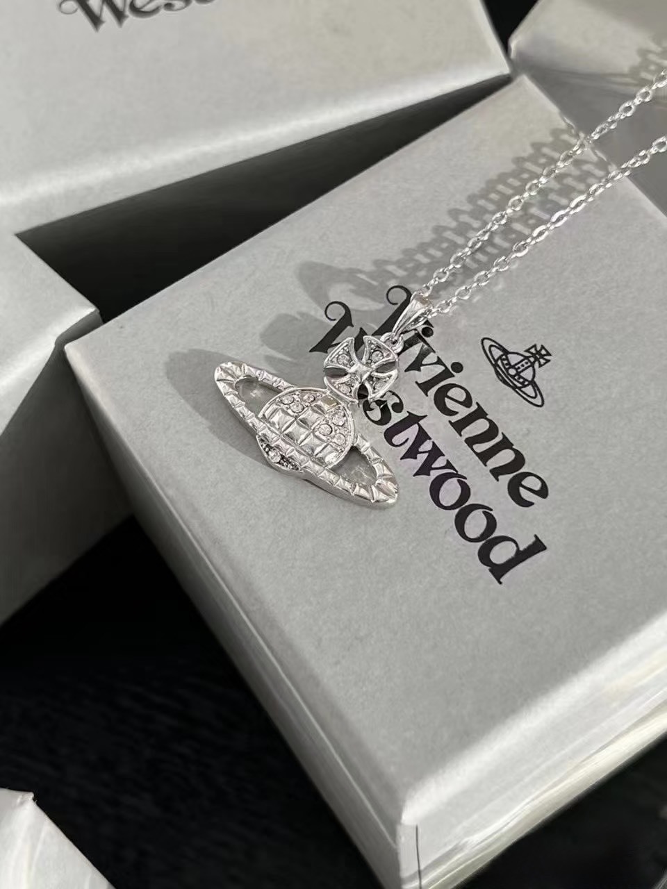 限量接單‼️（預購）英國Vivienne Westwood  Mayfair Bas Relief  吊墜項鍊