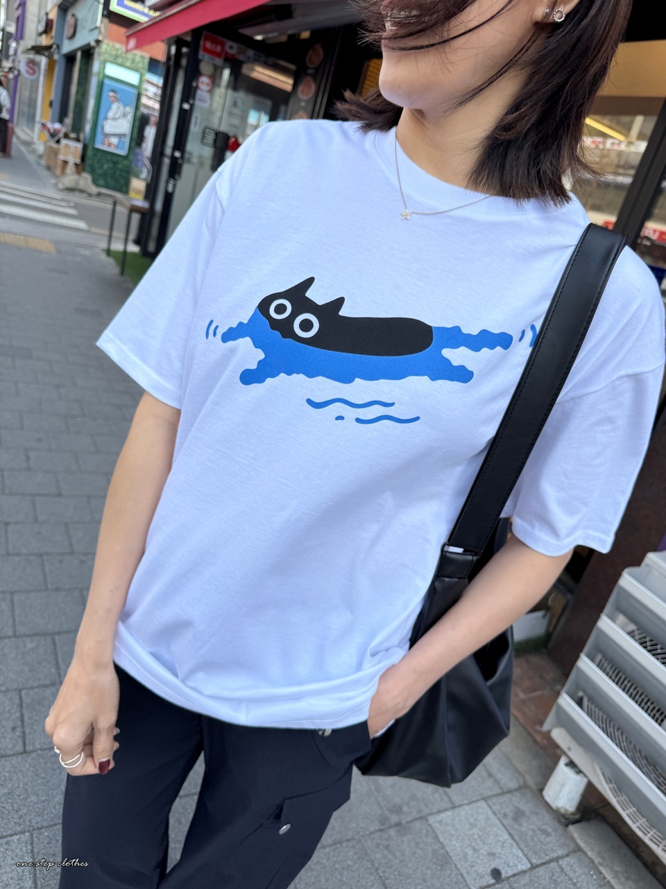 正韓慵懶小黑貓游泳T