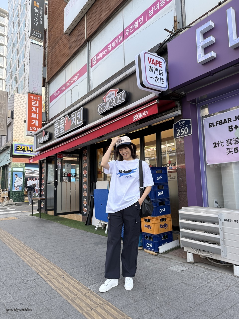 正韓慵懶小黑貓游泳T