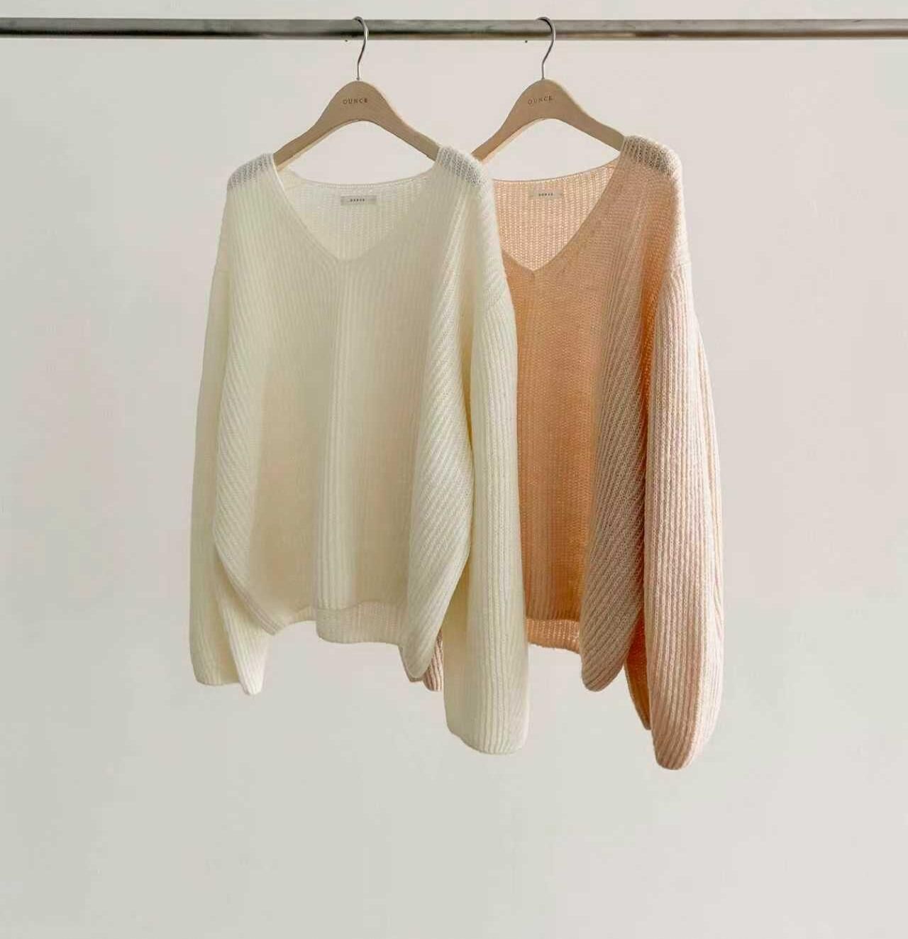 OU6047 鬆鬆V領針織衫