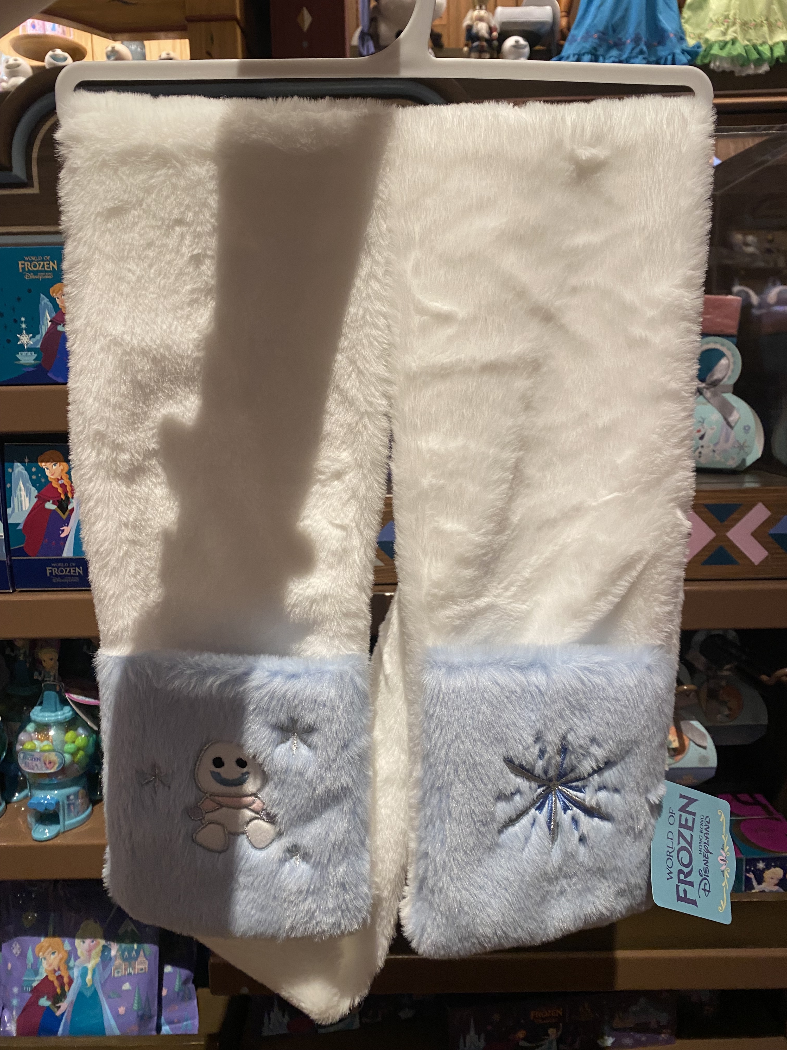 <港迪> 2026年 特價！ Frozen 毛毛有袋圍巾