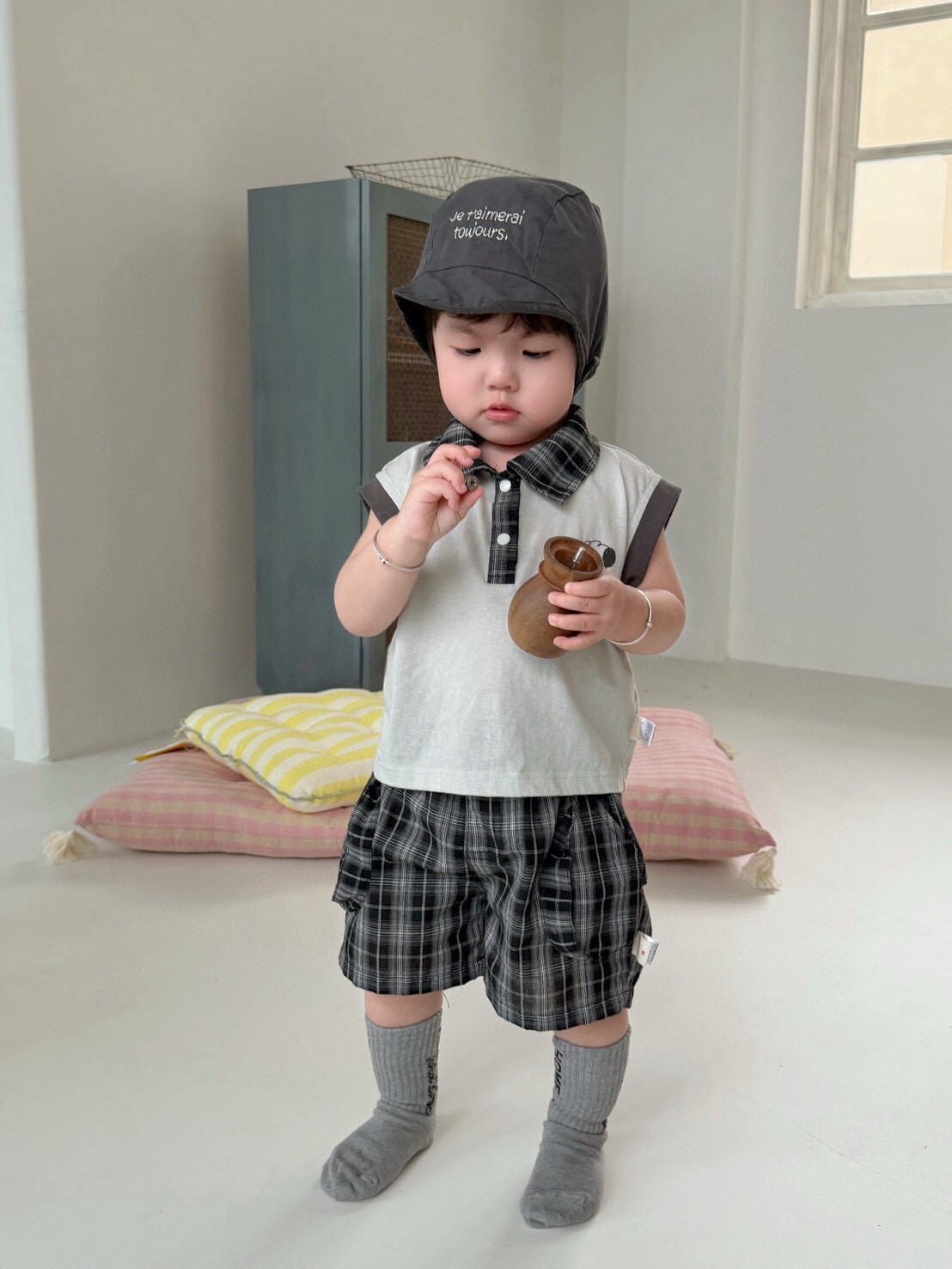 小寶貝的格紋日常套裝